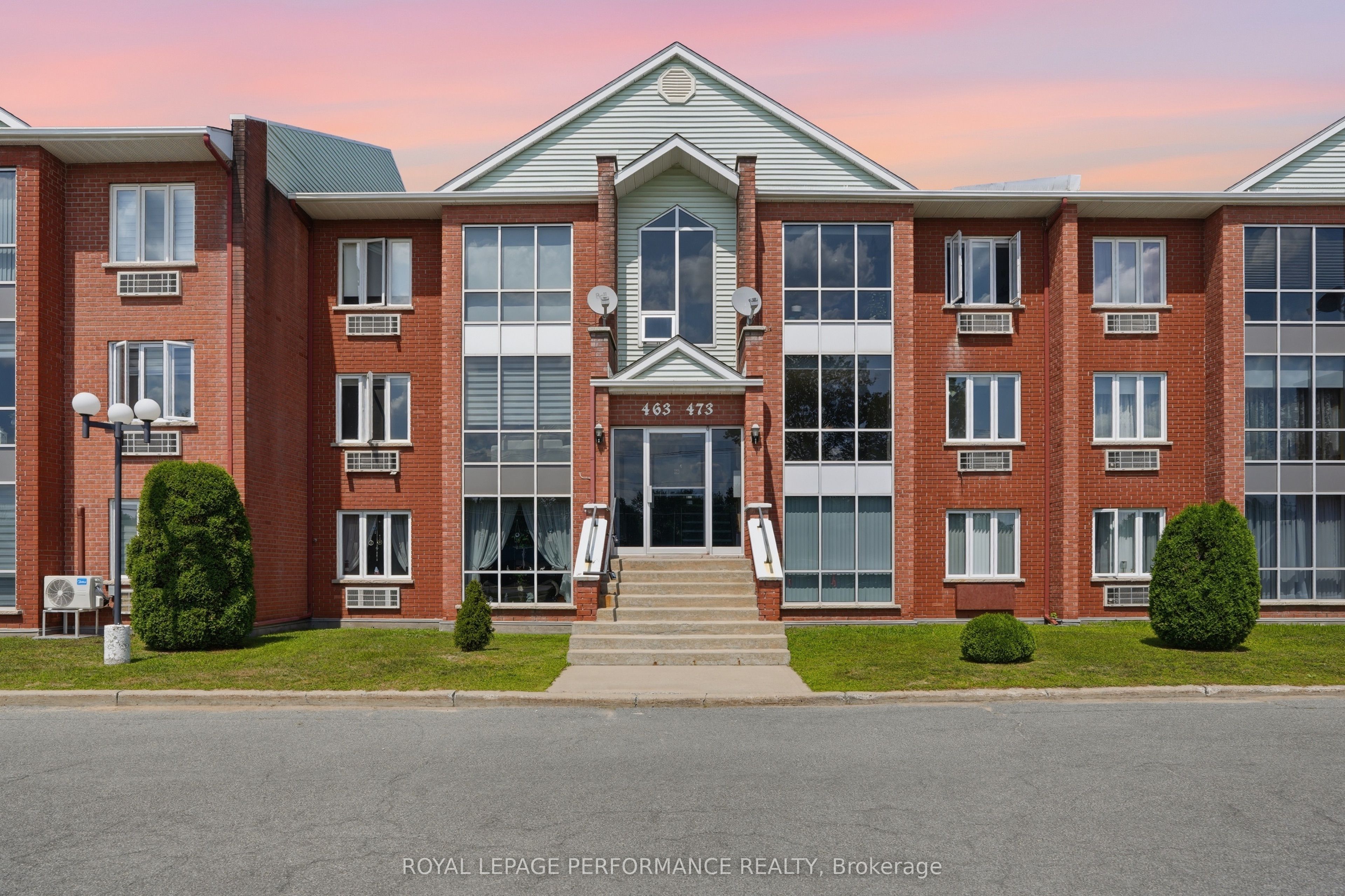 471 Spence Avenue 4, Hawkesbury, ON K6A 3A4 photo 2