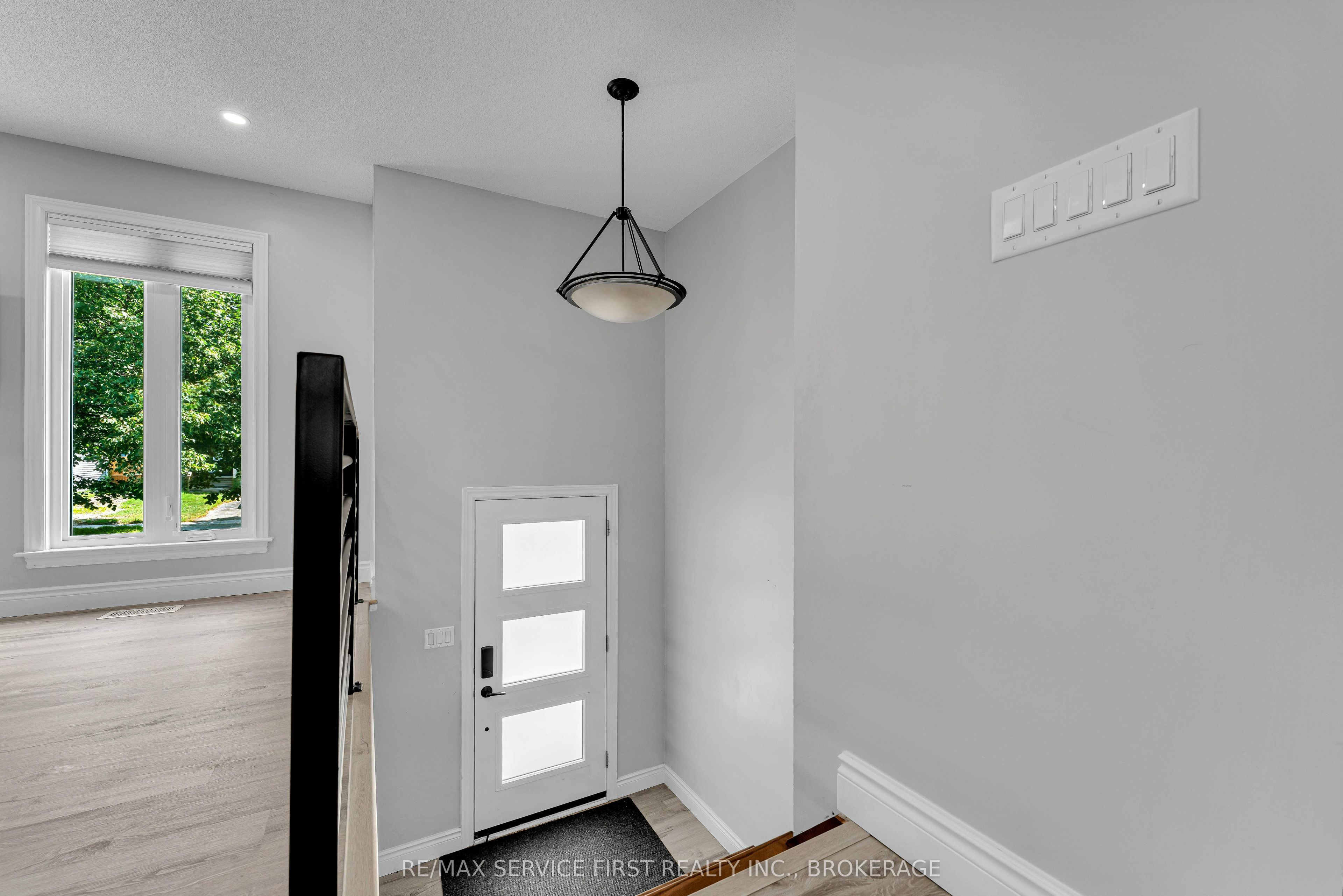 19 Heritage Drive, Loyalist, ON K0H 1G0 photo 4