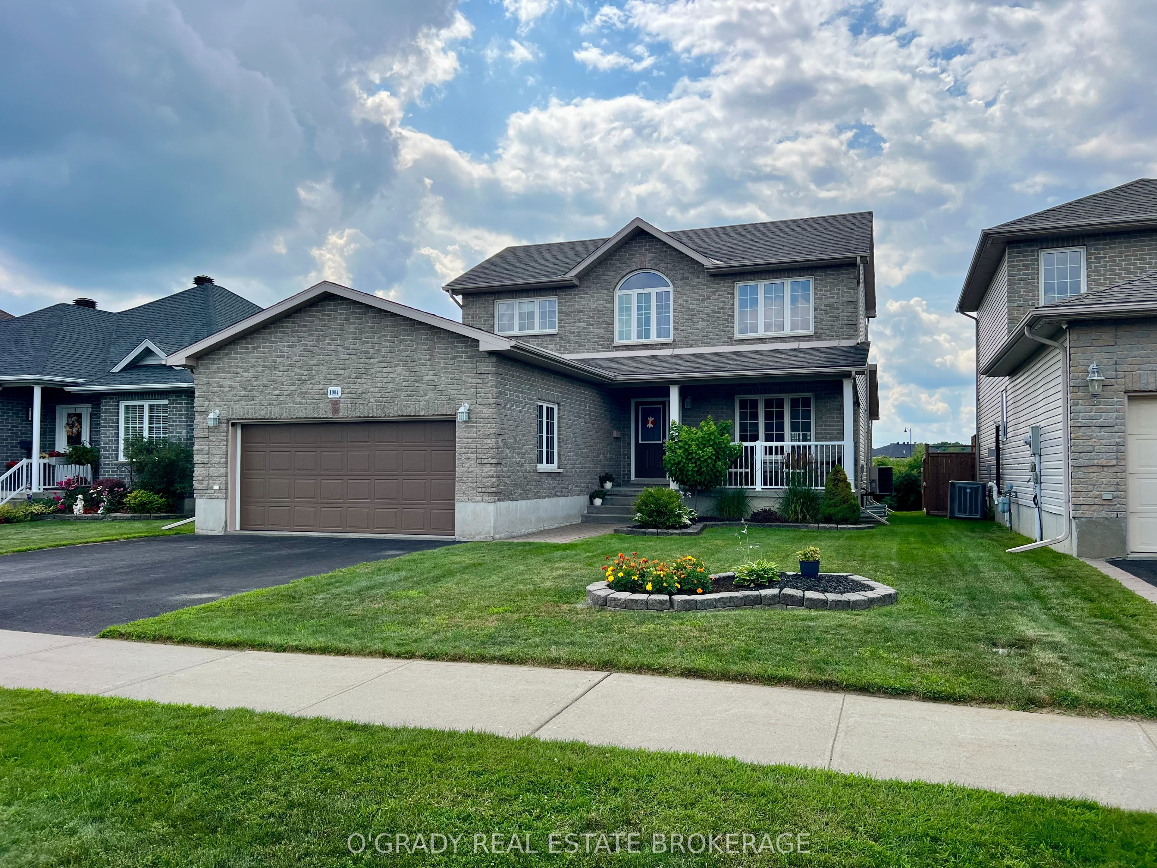 1004 Crestwood Drive, Brockville, ON K6V 7N1 photo 2