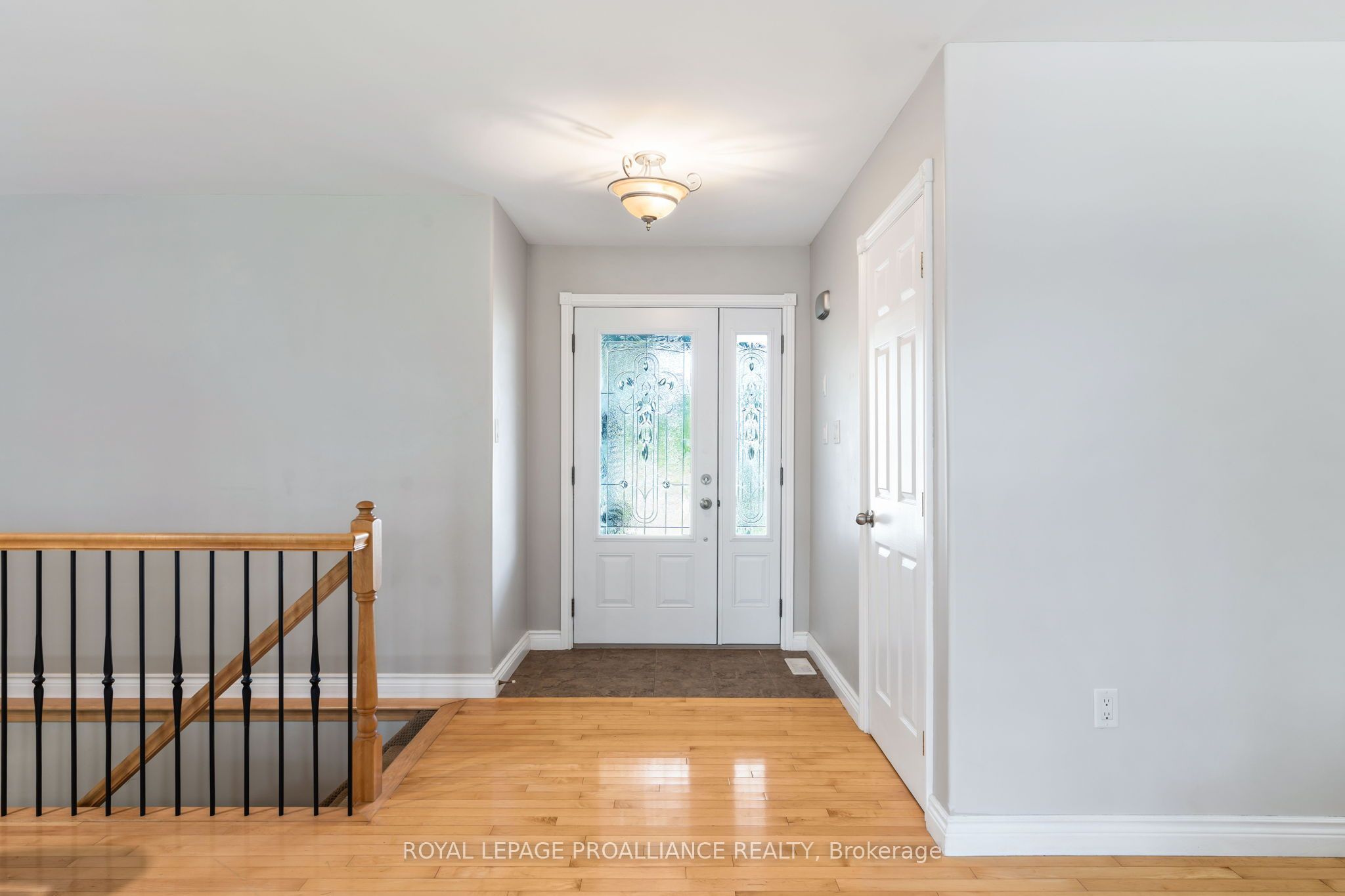 7 Albert Street, Edwardsburgh/Cardinal, ON K0E 1T1 photo 3
