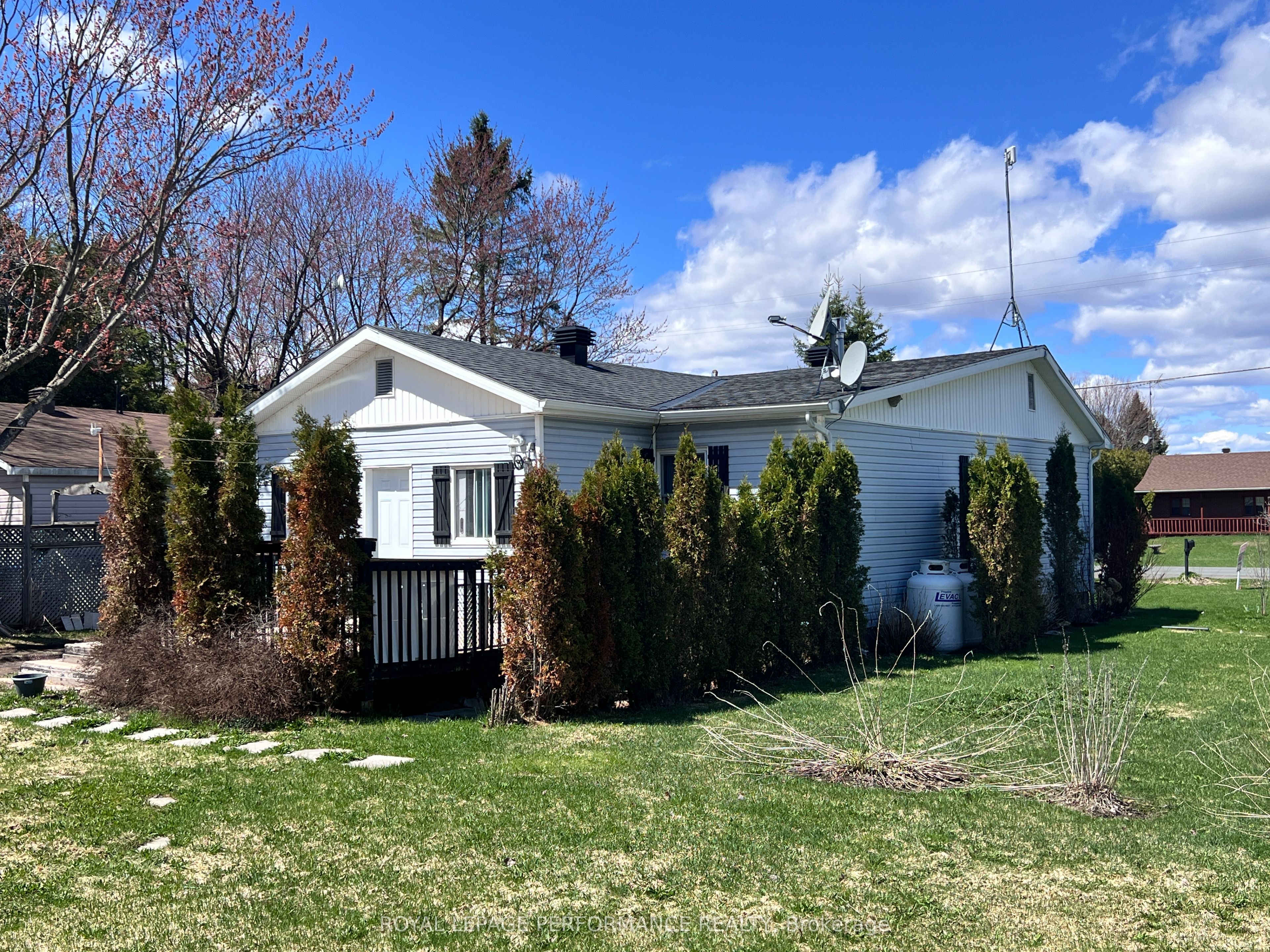 2082 Sandy Hill Road, Champlain, ON K0B 1K0 photo 5