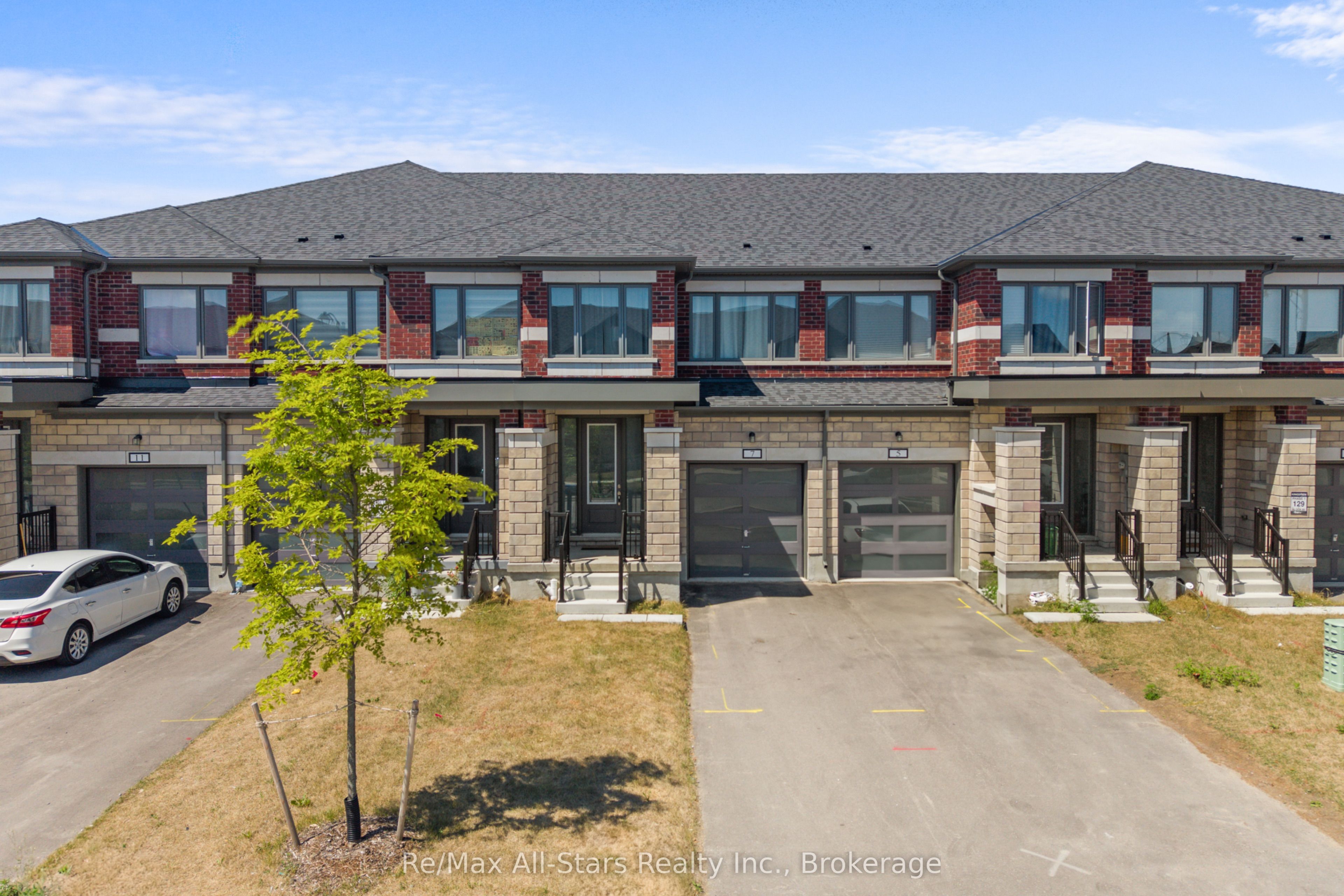 7 Keenan Street, Kawartha Lakes, ON K9V 6C2 photo 2