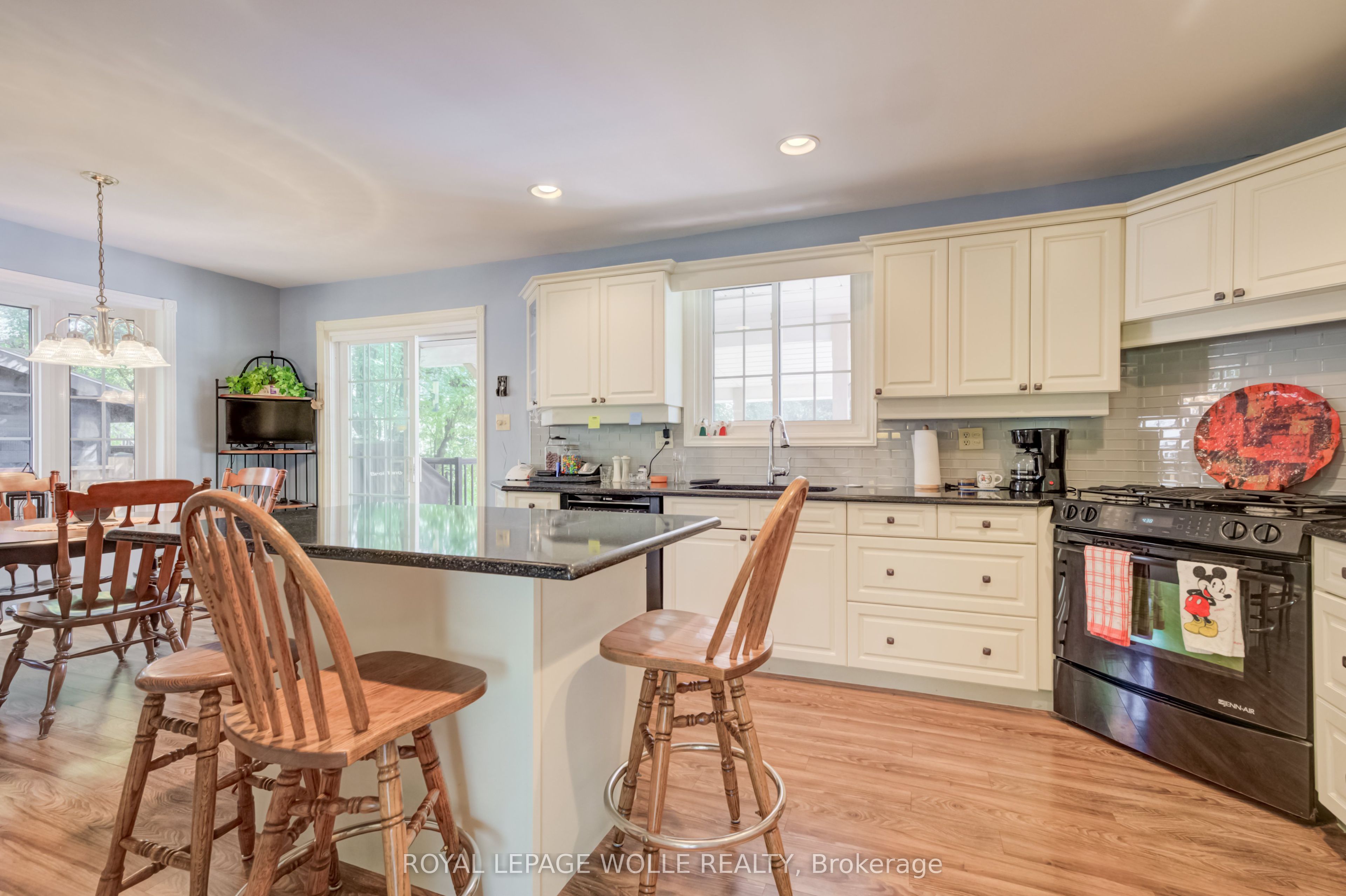 291 Villa Place, Waterloo, ON N2J 3X6 photo 5