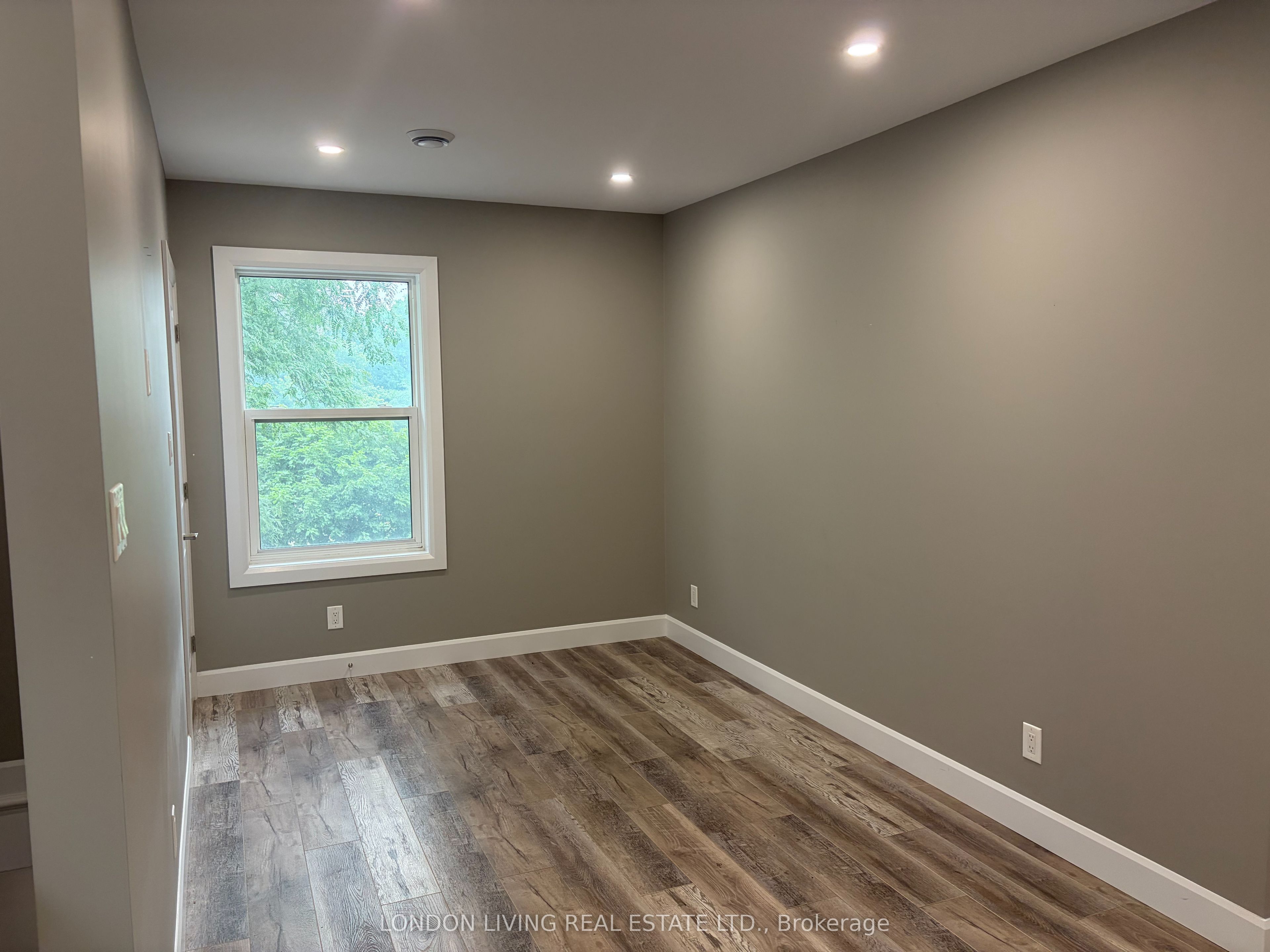 9 Beaconsfield Avenue, London South, ON N6C 1B4 photo 3