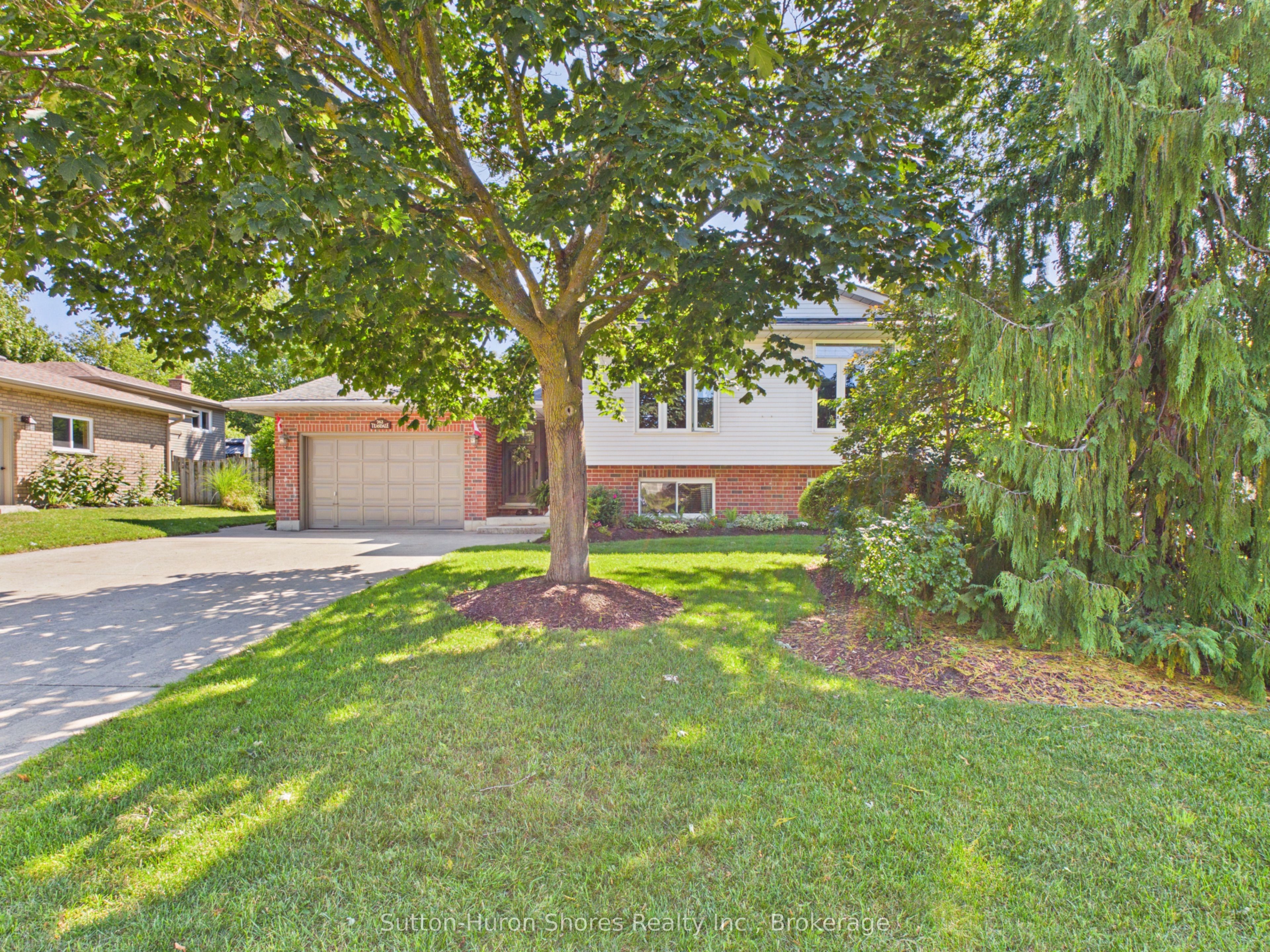 762 Bradford Street, Saugeen Shores, ON N0H 2C4