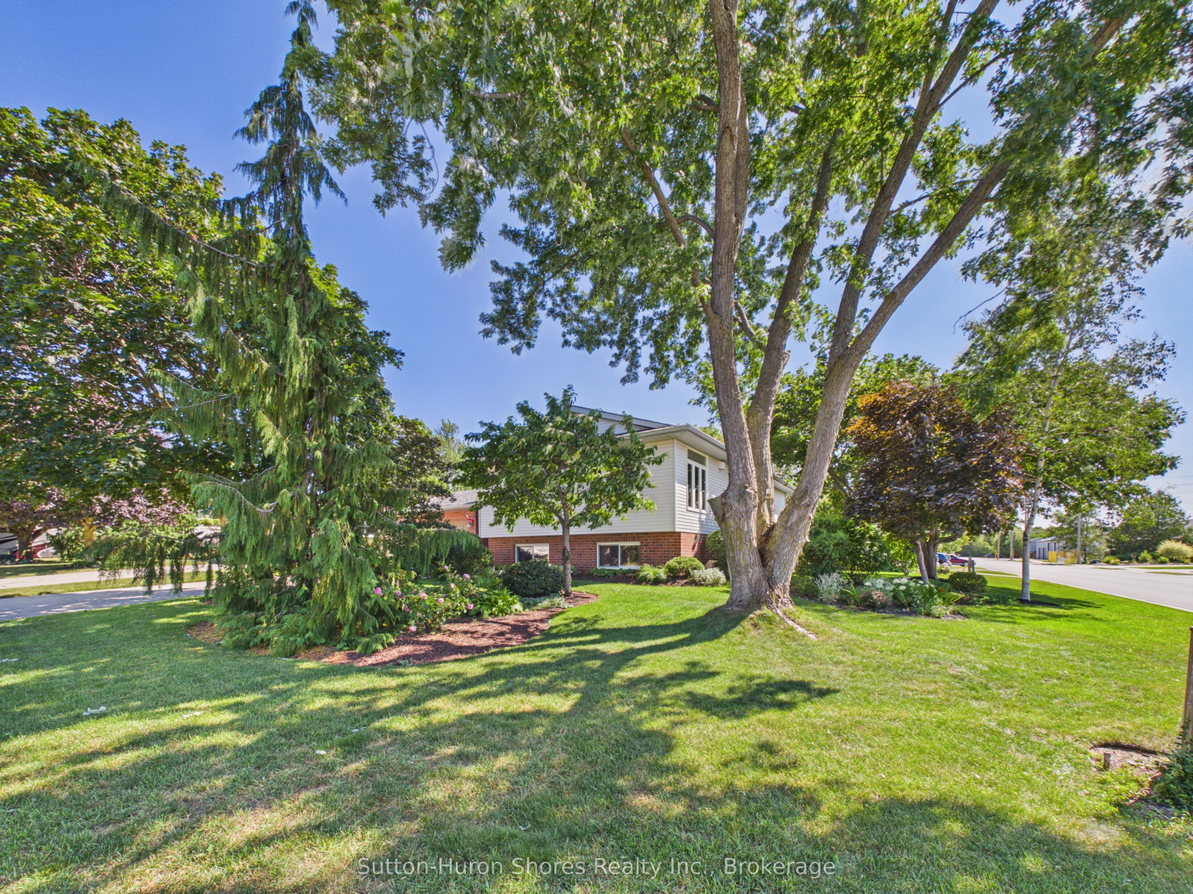 762 Bradford Street, Saugeen Shores, ON N0H 2C4 photo 4