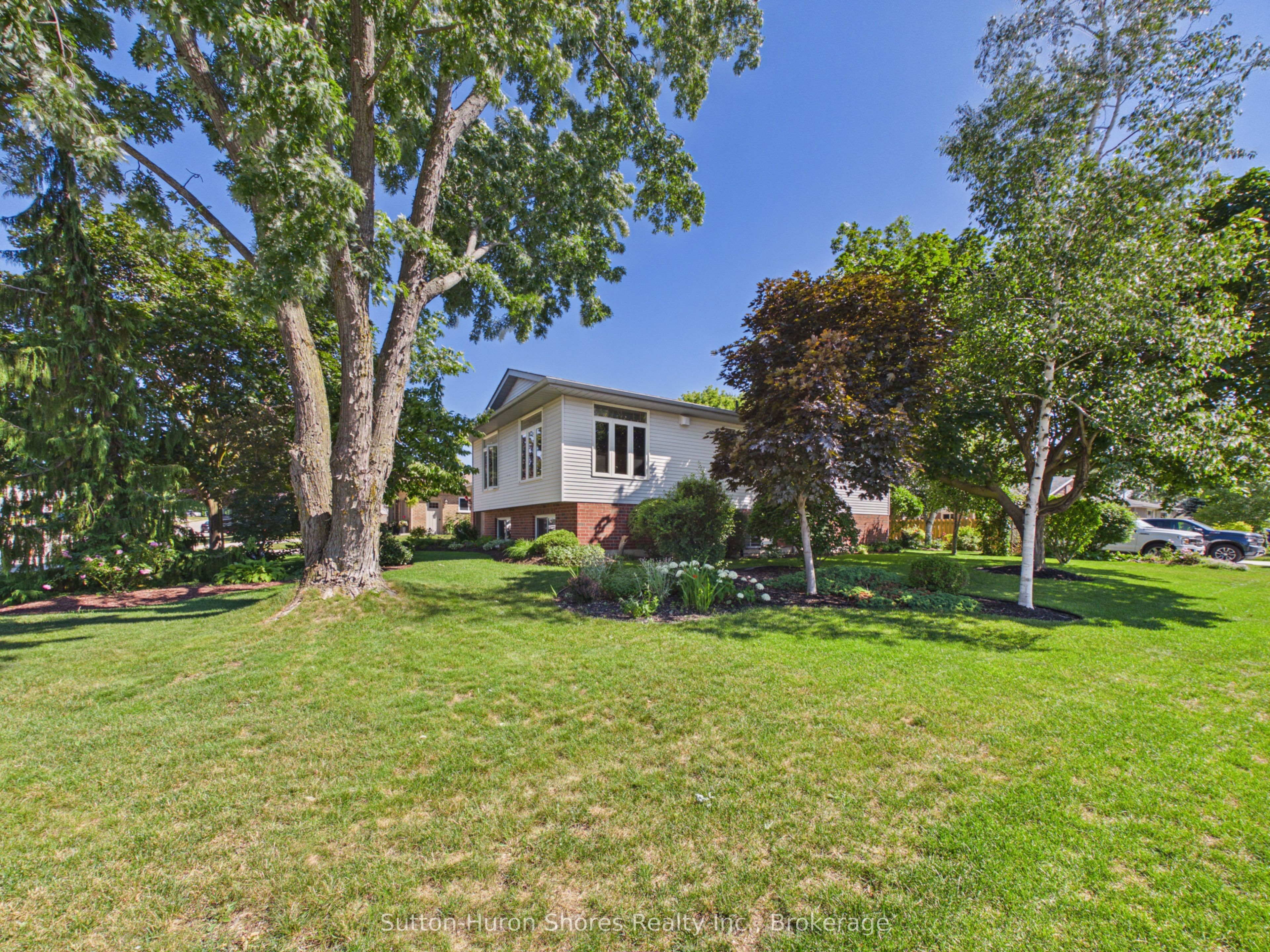 762 Bradford Street, Saugeen Shores, ON N0H 2C4 photo 5