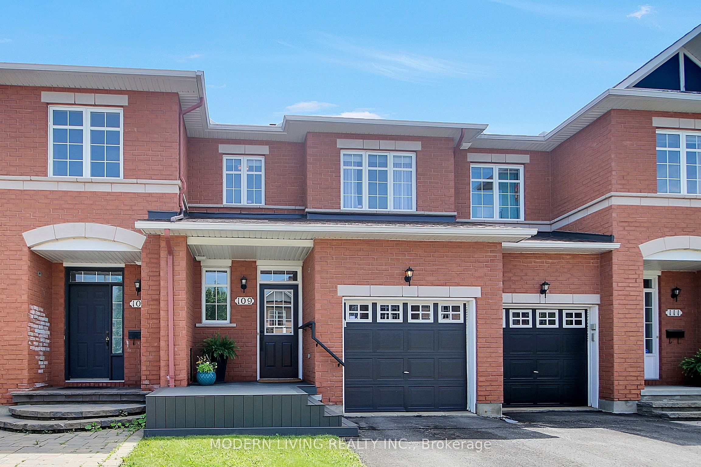 109 Deercroft Avenue, Barrhaven, ON K2J 5H7 photo 3