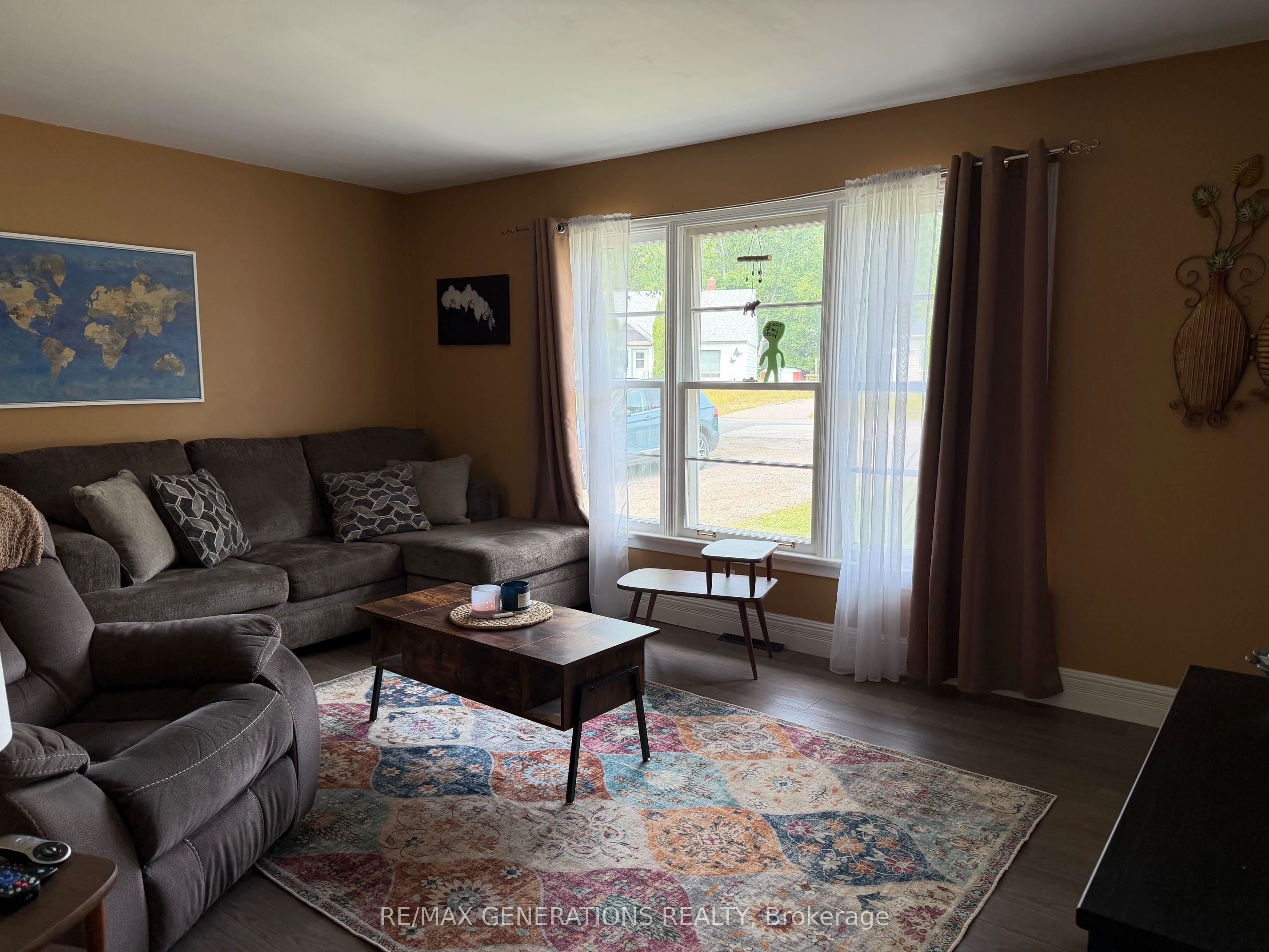15 PRINCESS Avenue, Terrace Bay, ON P0T 2W0 photo 4