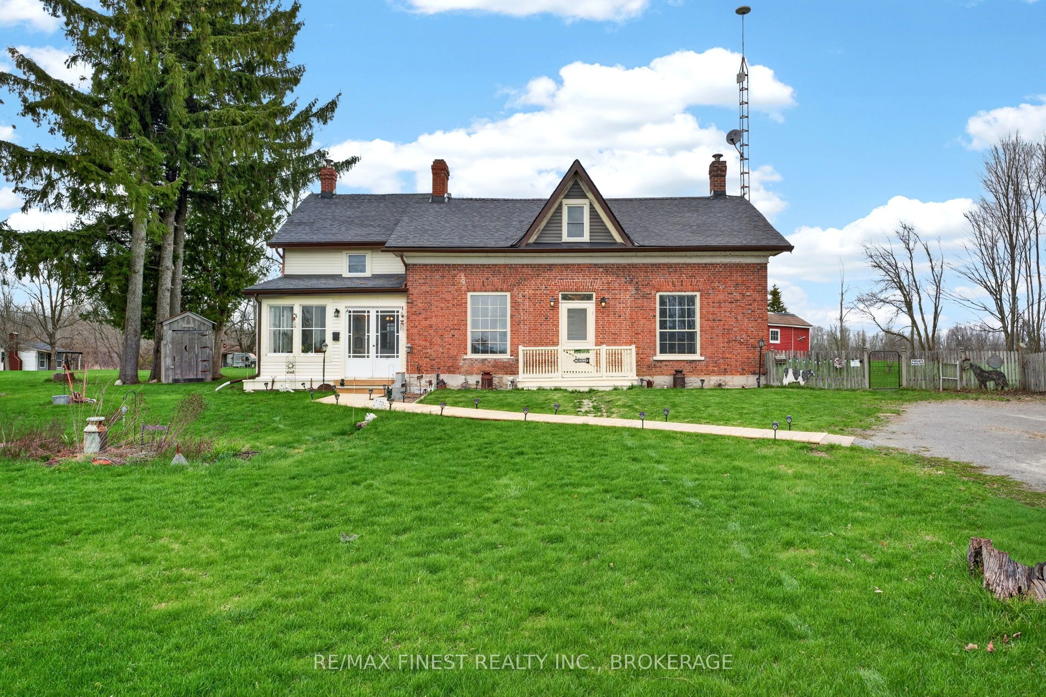 2173 Switzerville Road, Loyalist, ON K7R 3K9 photo 2