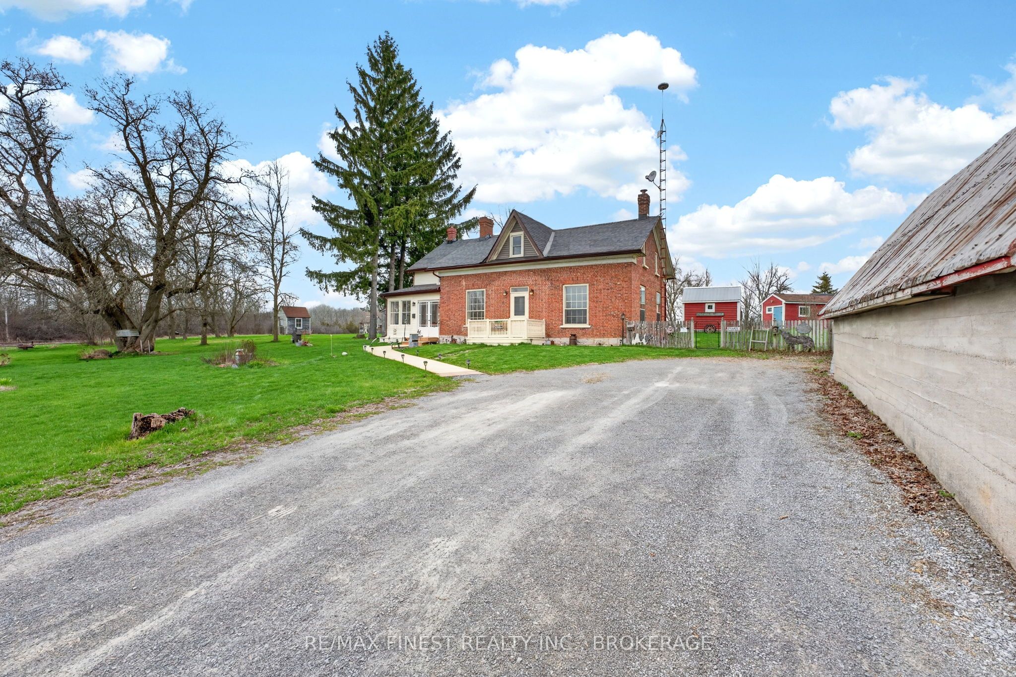 2173 Switzerville Road, Loyalist, ON K7R 3K9 photo 4