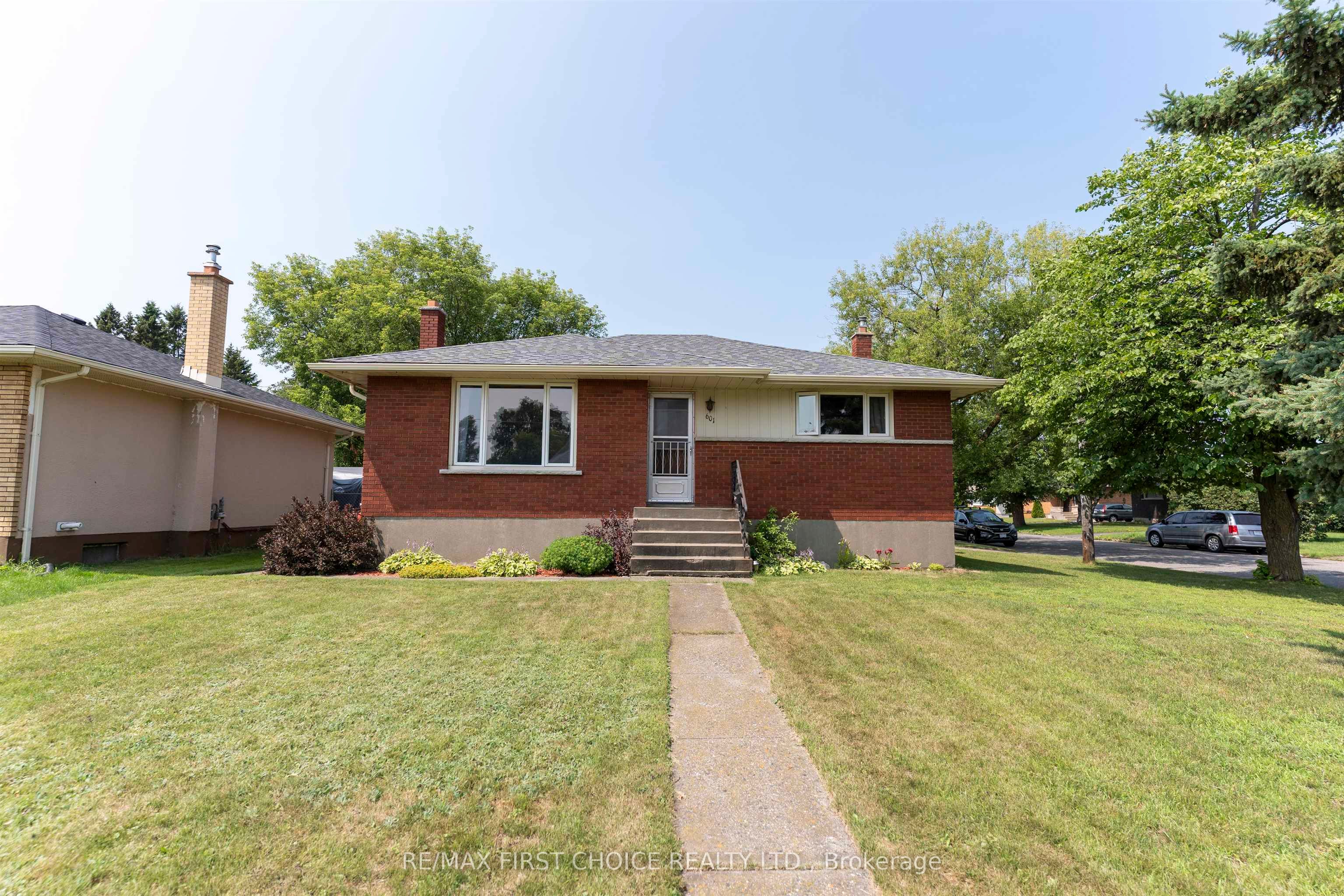 601 Edward Street S, Thunder Bay, ON P7E 2H1