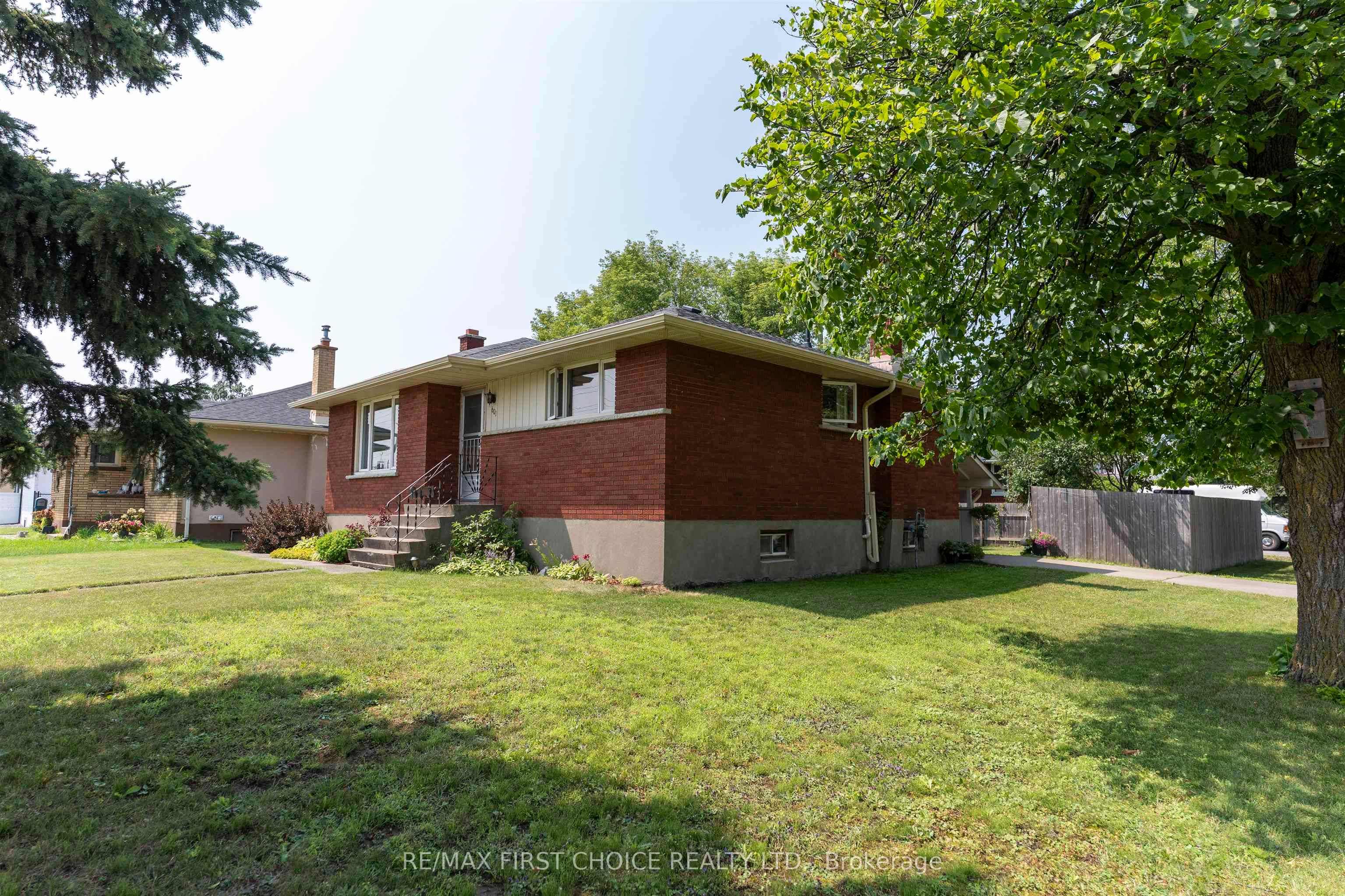 601 Edward Street S, Thunder Bay, ON P7E 2H1 photo 2