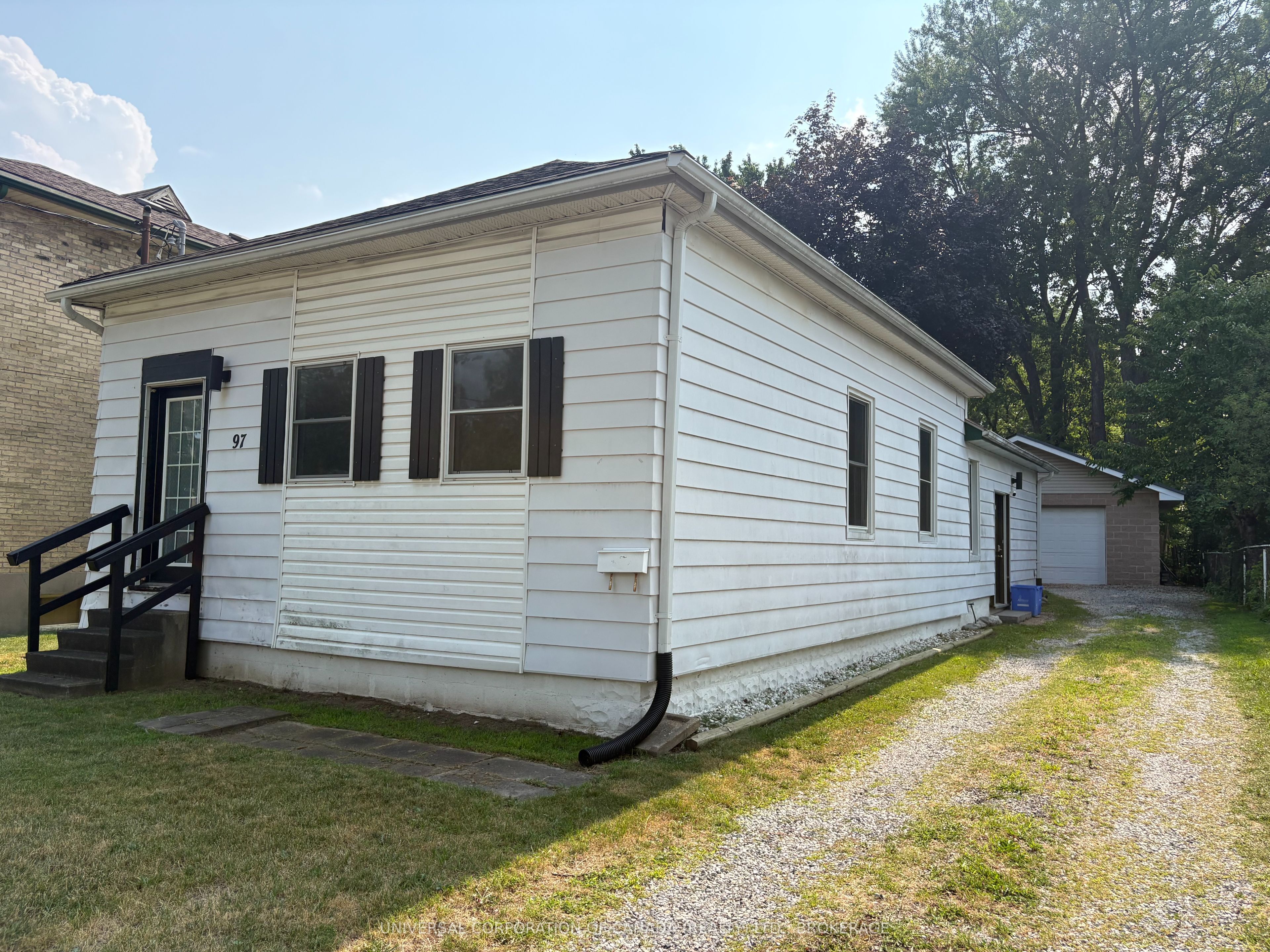 97 Chesley Avenue, London East, ON N5Z 2C3