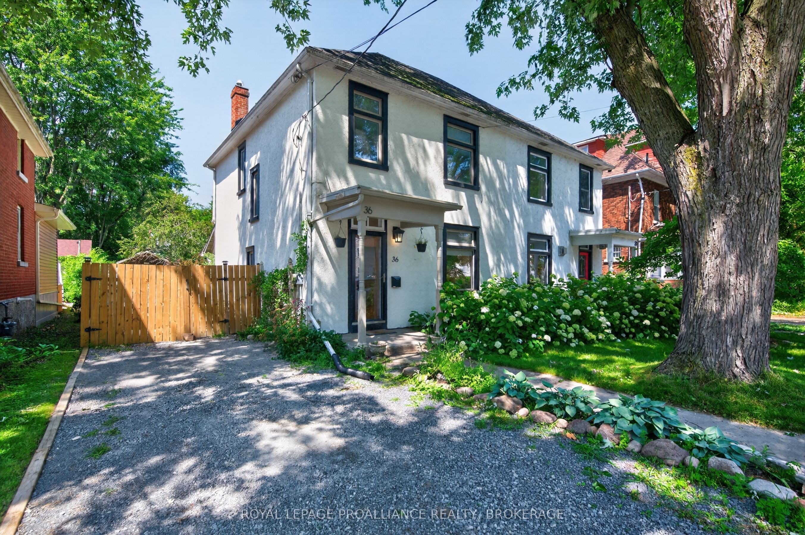 36 Livingston Avenue, Kingston, ON K7L 4L2 photo 2