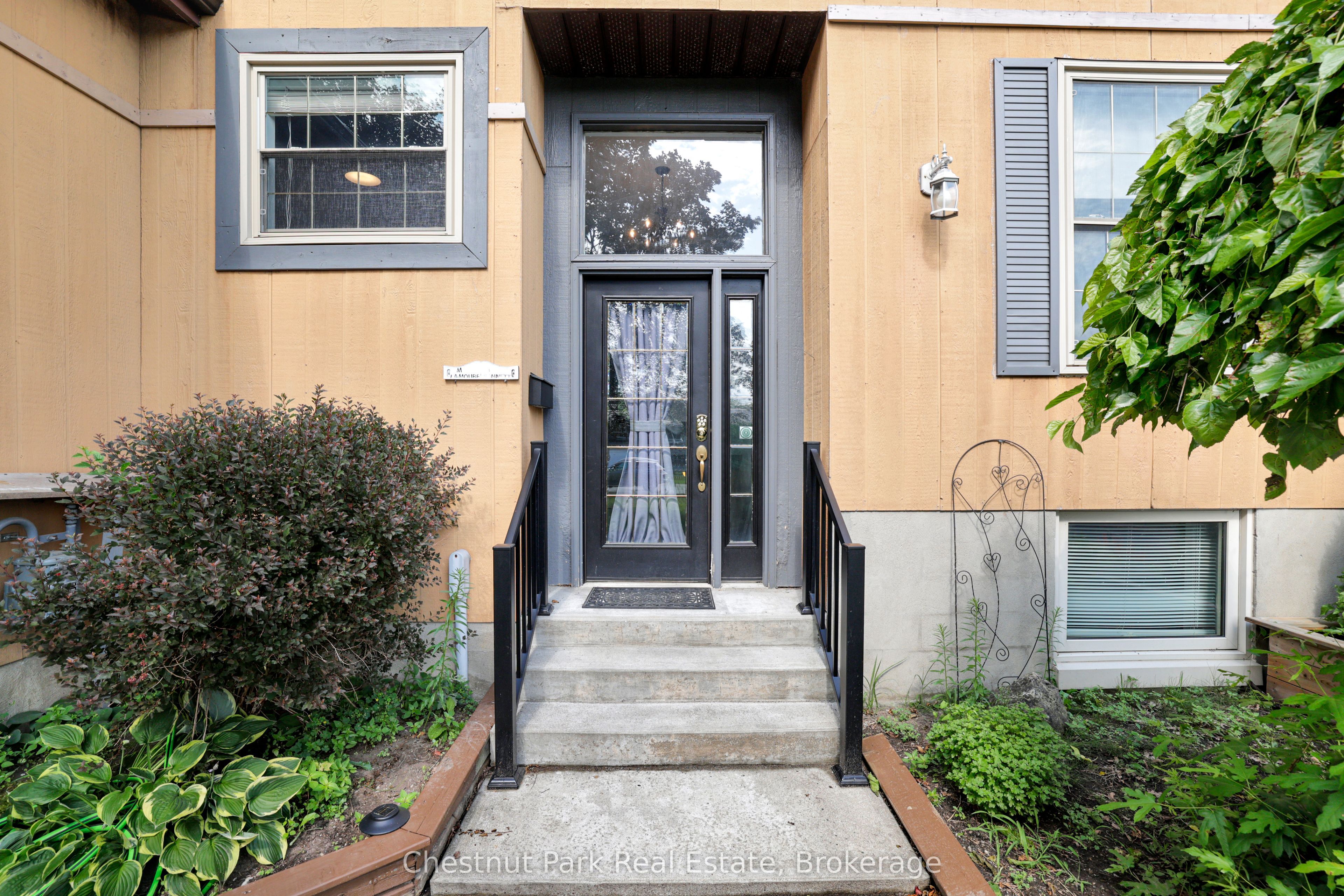 384 Urstadt Street, Georgian Bluffs, ON N4K 6V5 photo 4