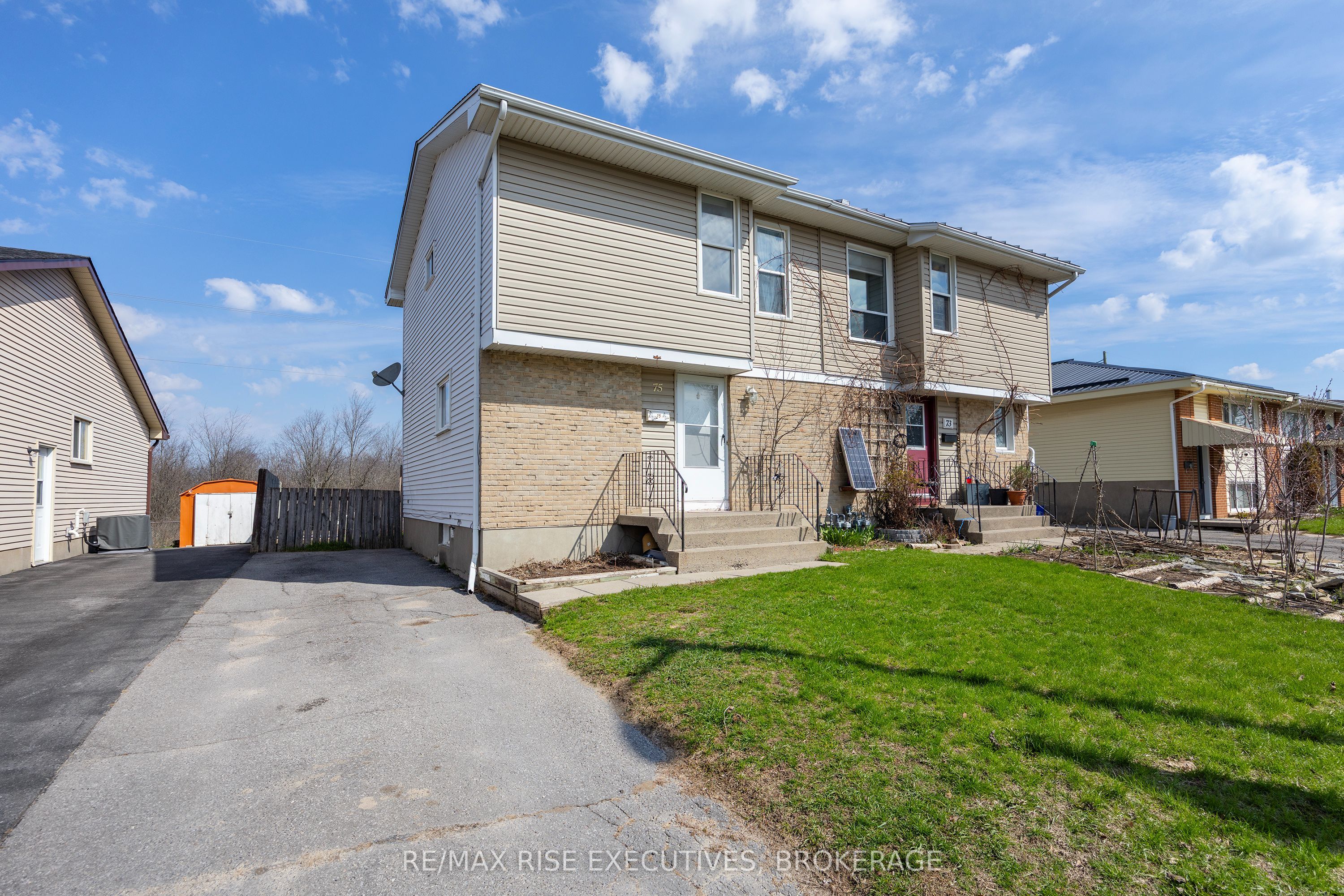 75 Wycliffe Crescent, Kingston, ON K7K 5Z2 photo 2