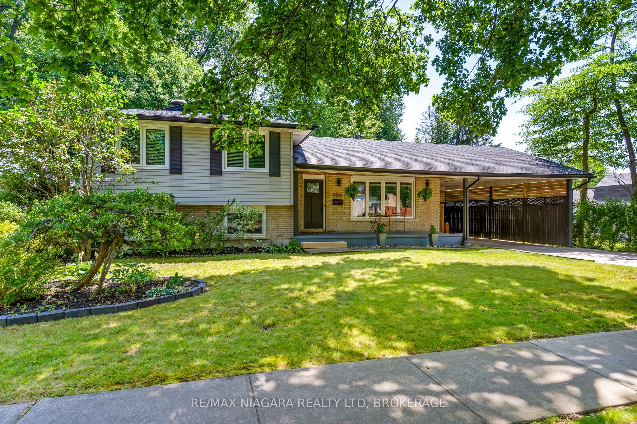 6866 Dellpark Drive, Niagara Falls, ON L2J 2B8 photo 2