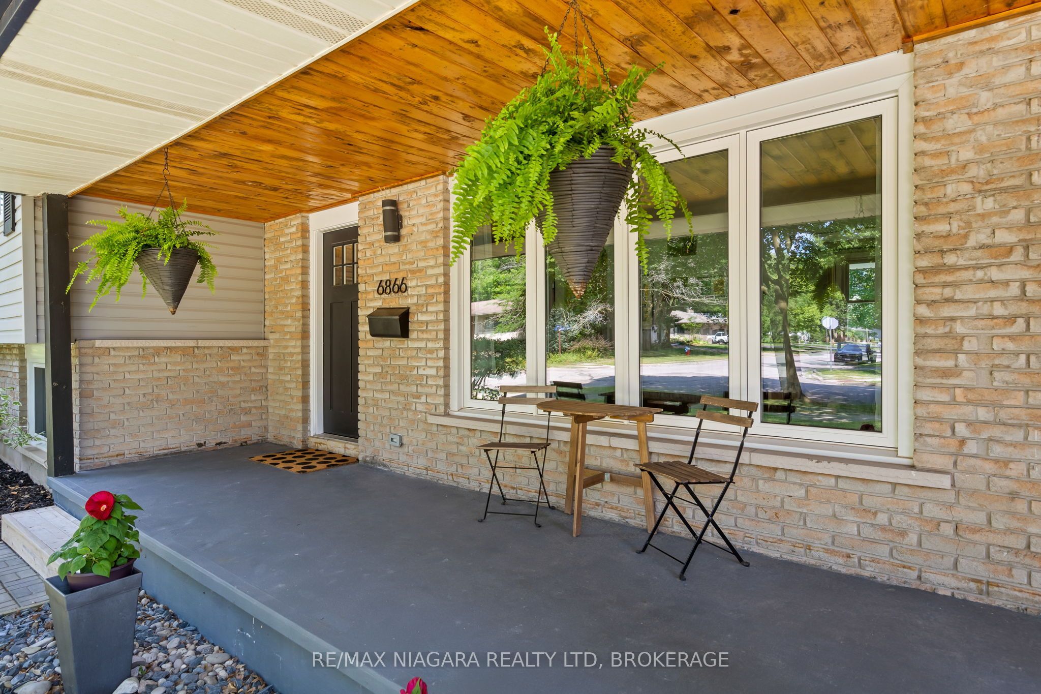6866 Dellpark Drive, Niagara Falls, ON L2J 2B8 photo 4