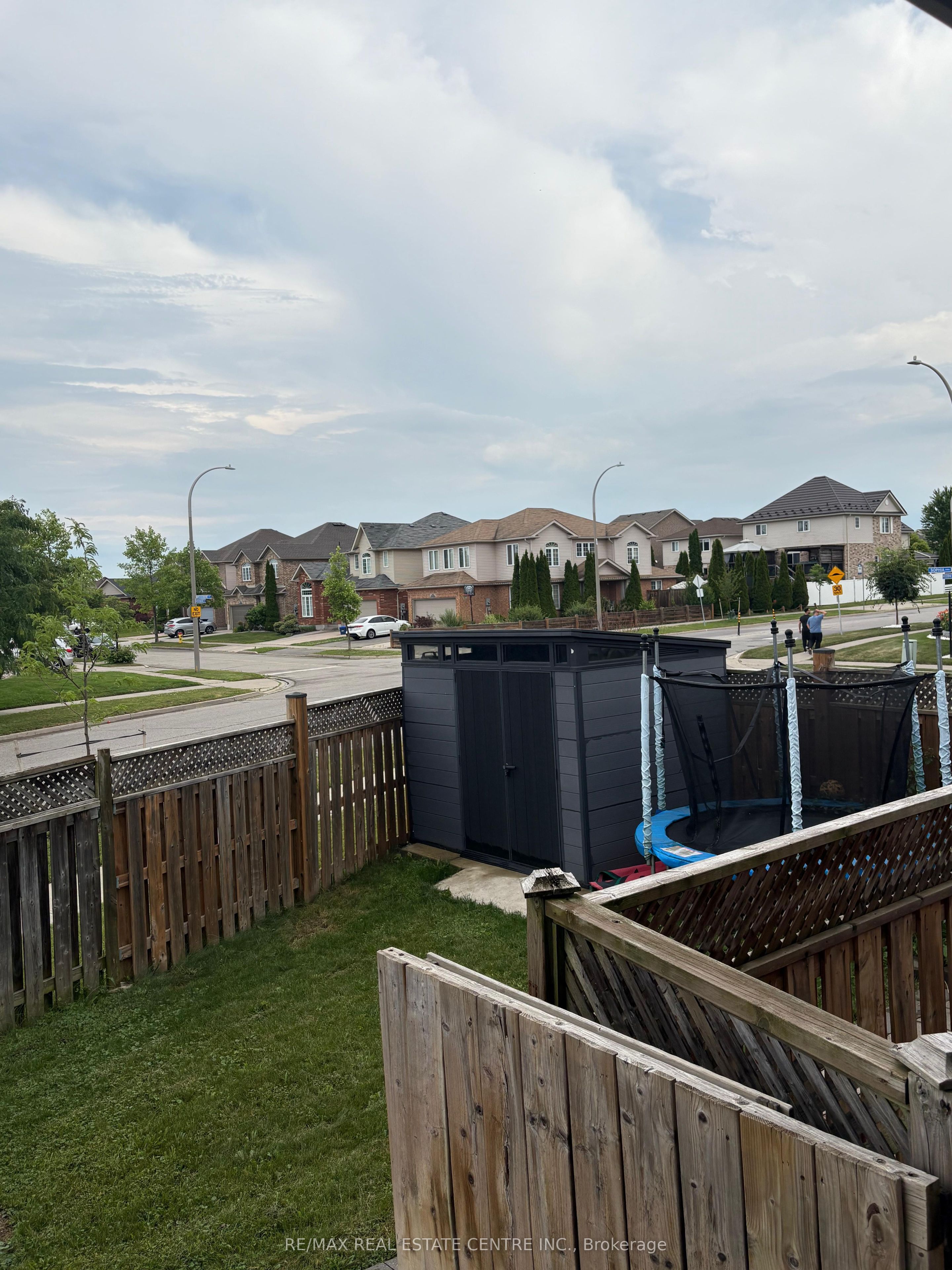 2 Sophia Crescent, Kitchener, ON N2R 1X5 photo 3