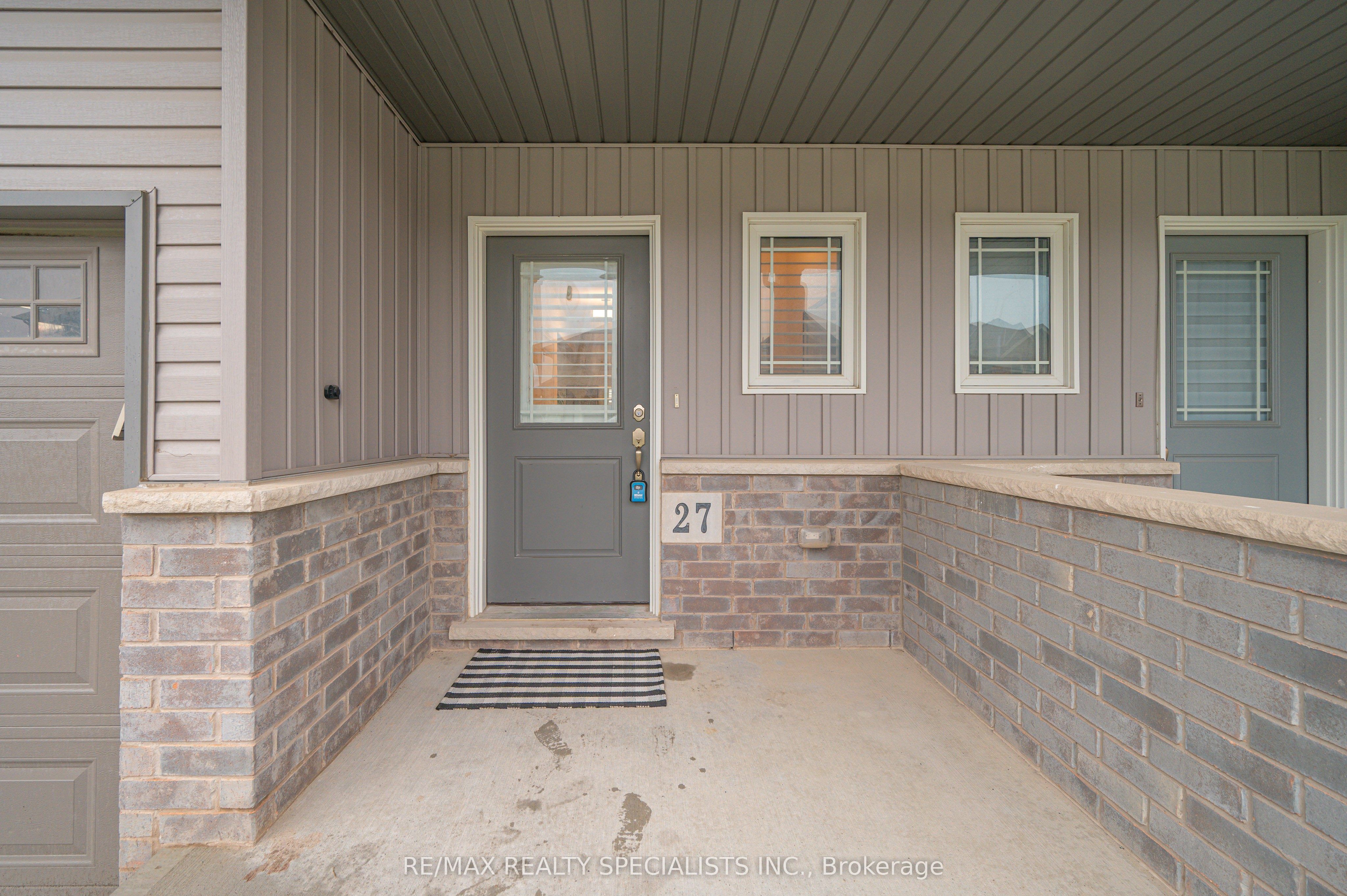 27 Harmony Way, Thorold, ON L2V 0B6 photo 2