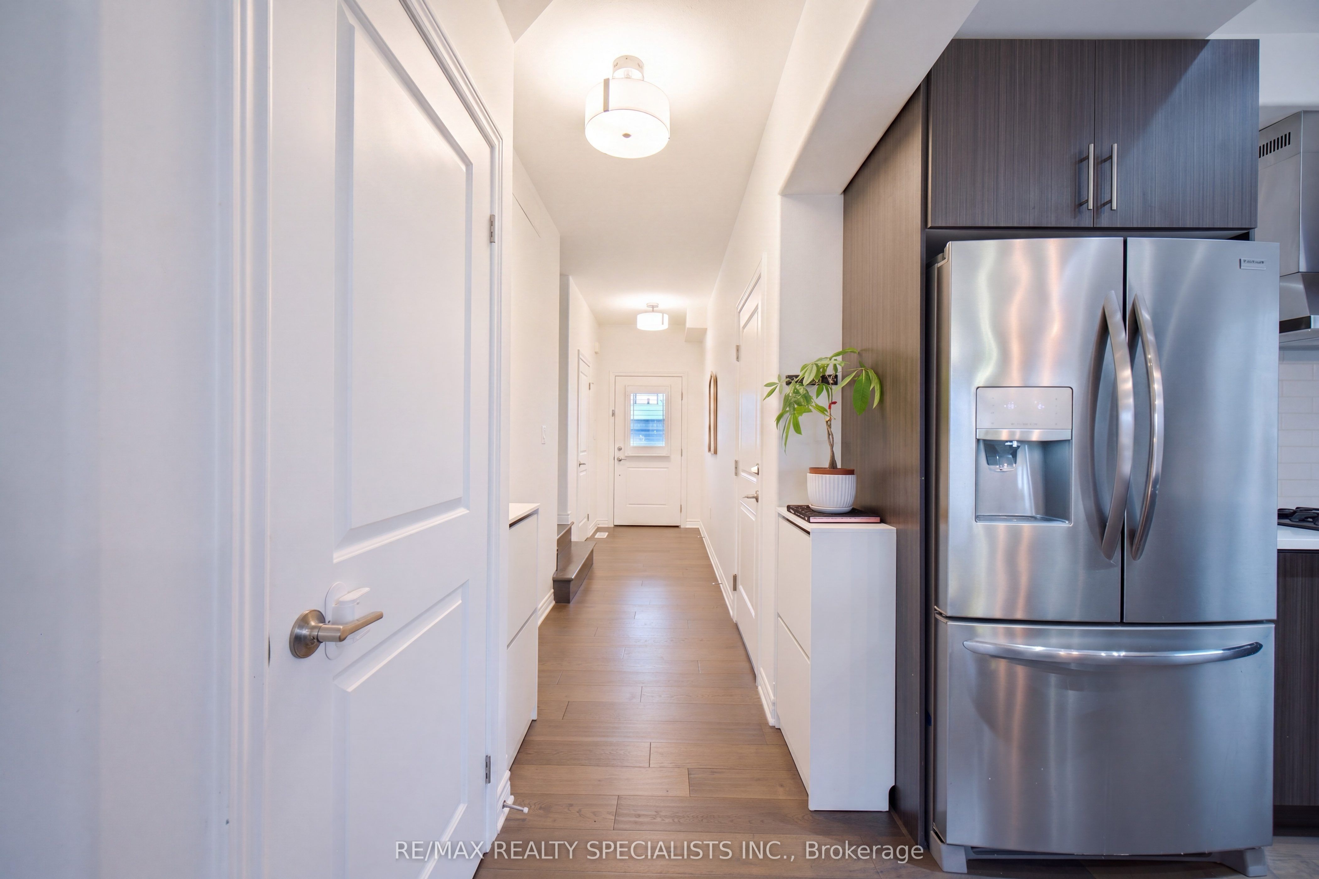 27 Harmony Way, Thorold, ON L2V 0B6 photo 4