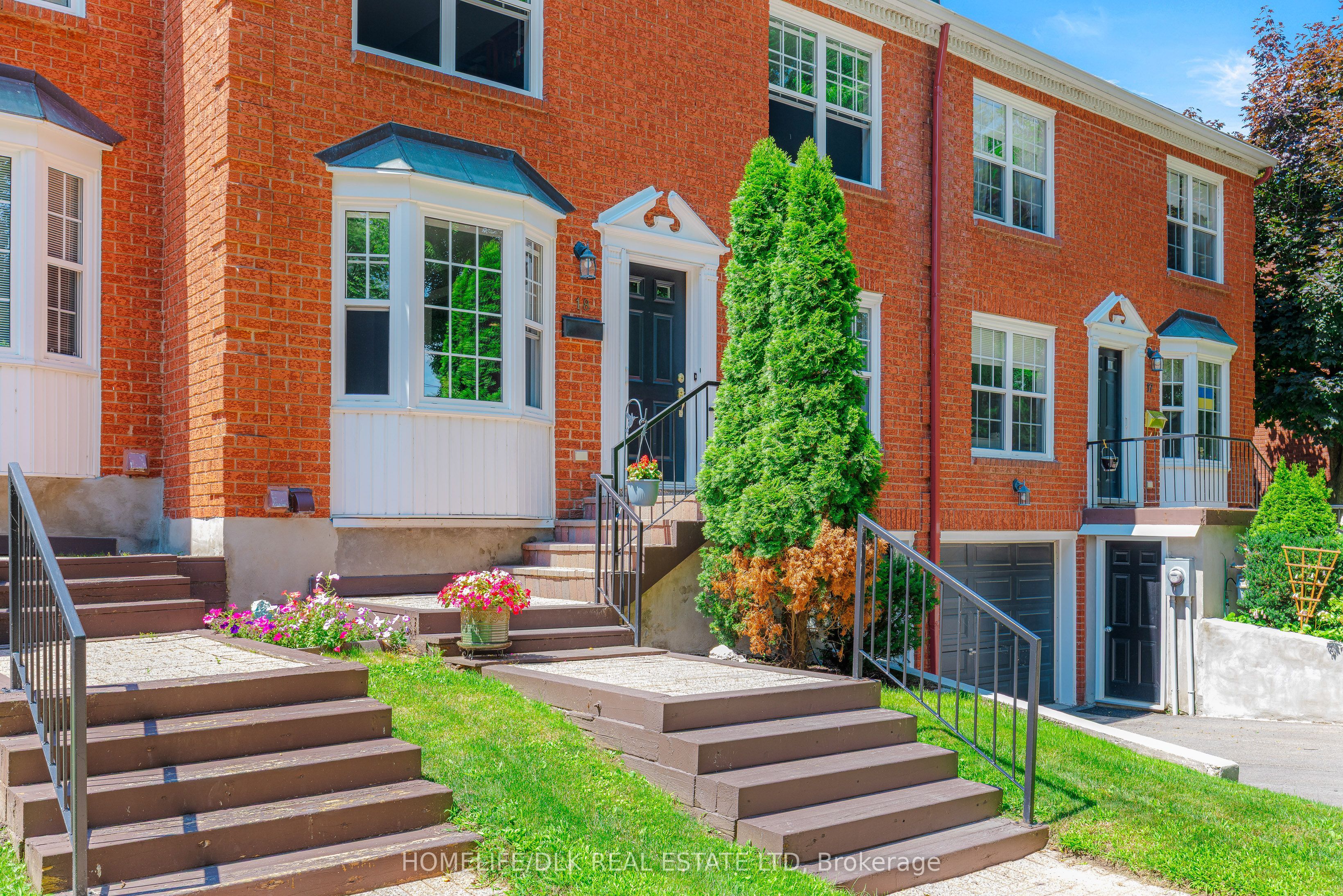 18 Country Club Place, Brockville, ON K6V 6T7 photo 2