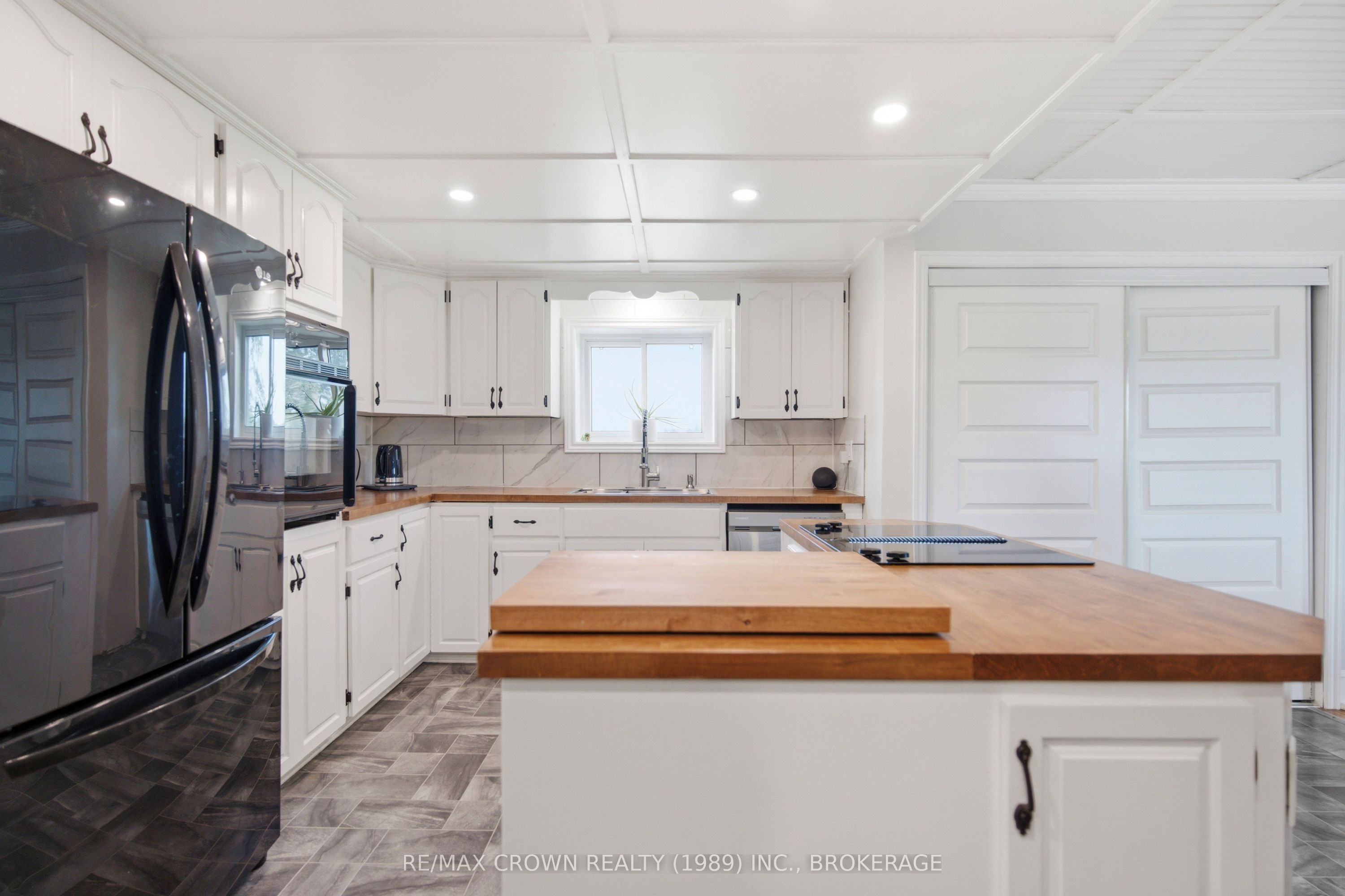 949 535 Highway, French River, ON P0M 2N0 photo 3
