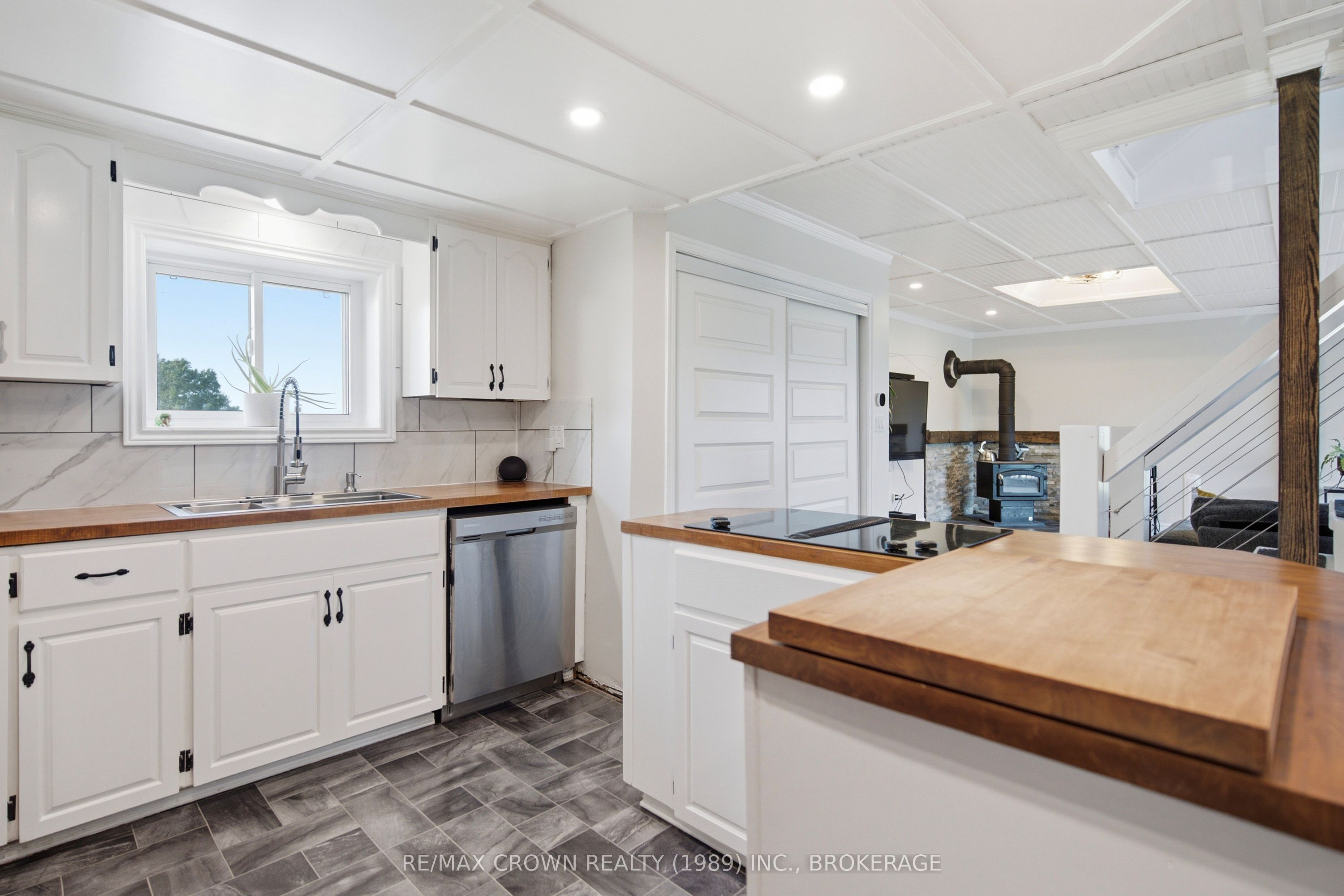 949 535 Highway, French River, ON P0M 2N0 photo 4