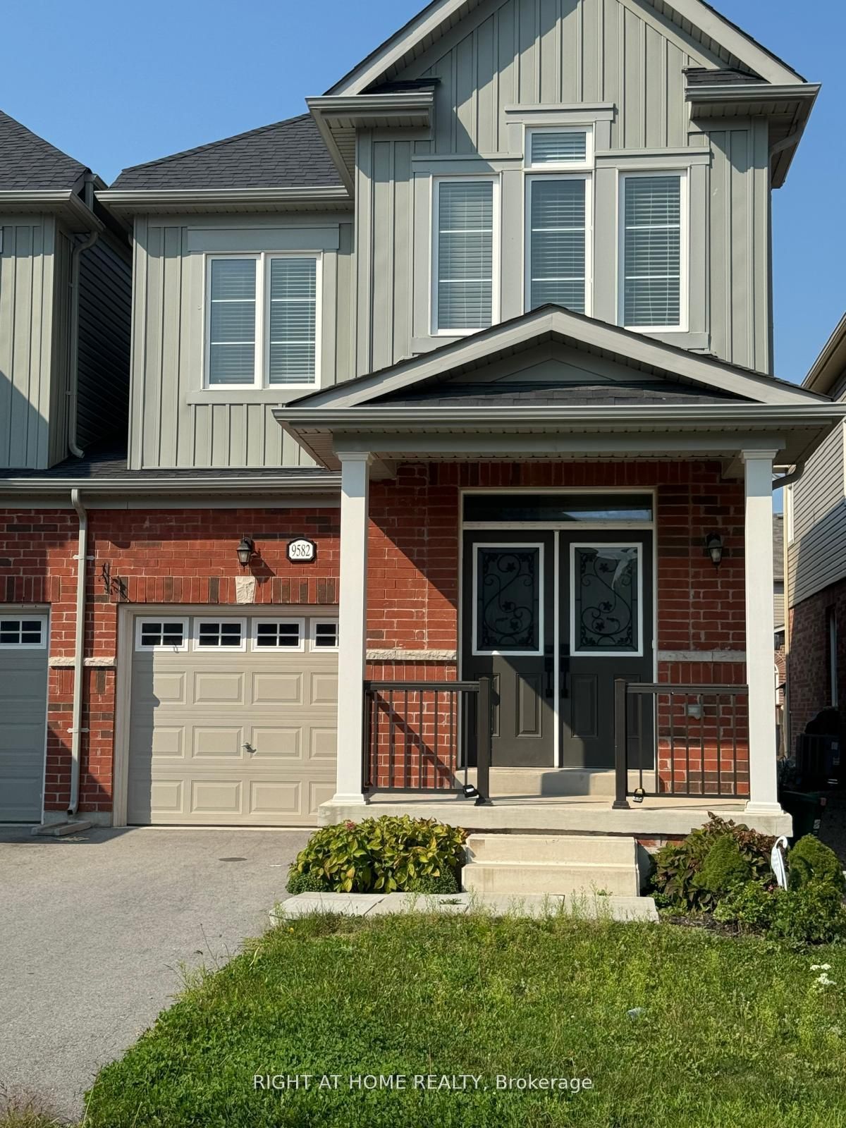 9582 Tall Grass Avenue, Niagara Falls, ON L2G 0Y3 photo 2