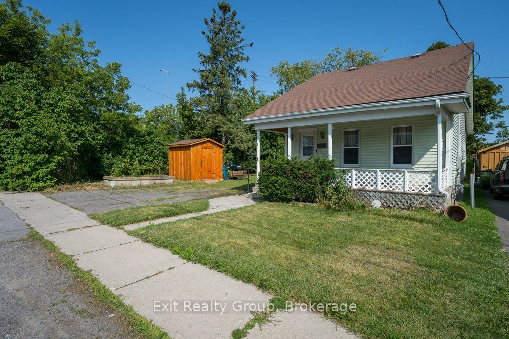 8 Ridley Street E, Belleville, ON K8P 1X9 photo 2
