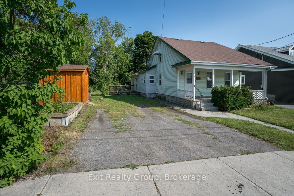 8 Ridley Street E, Belleville, ON K8P 1X9 photo 3