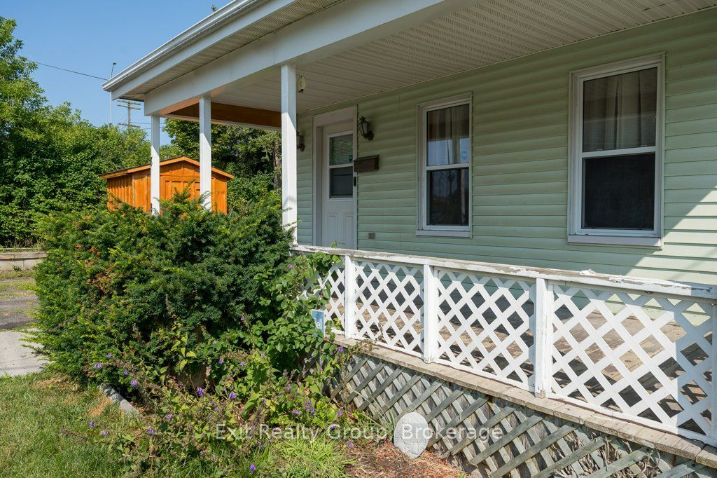 8 Ridley Street E, Belleville, ON K8P 1X9 photo 5