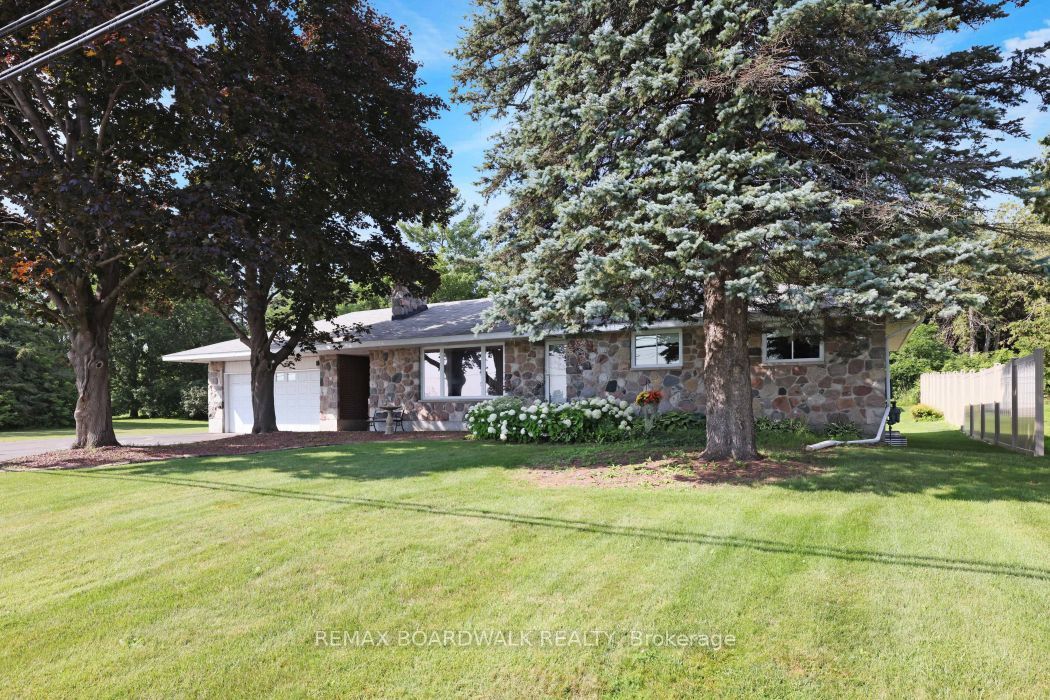 2043 Carp Road, Carp - Huntley Ward, ON K0A 1L0 photo 4