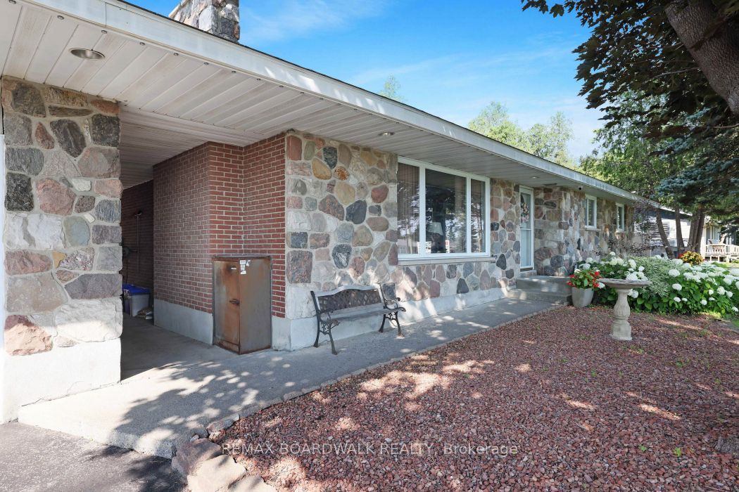 2043 Carp Road, Carp - Huntley Ward, ON K0A 1L0 photo 5