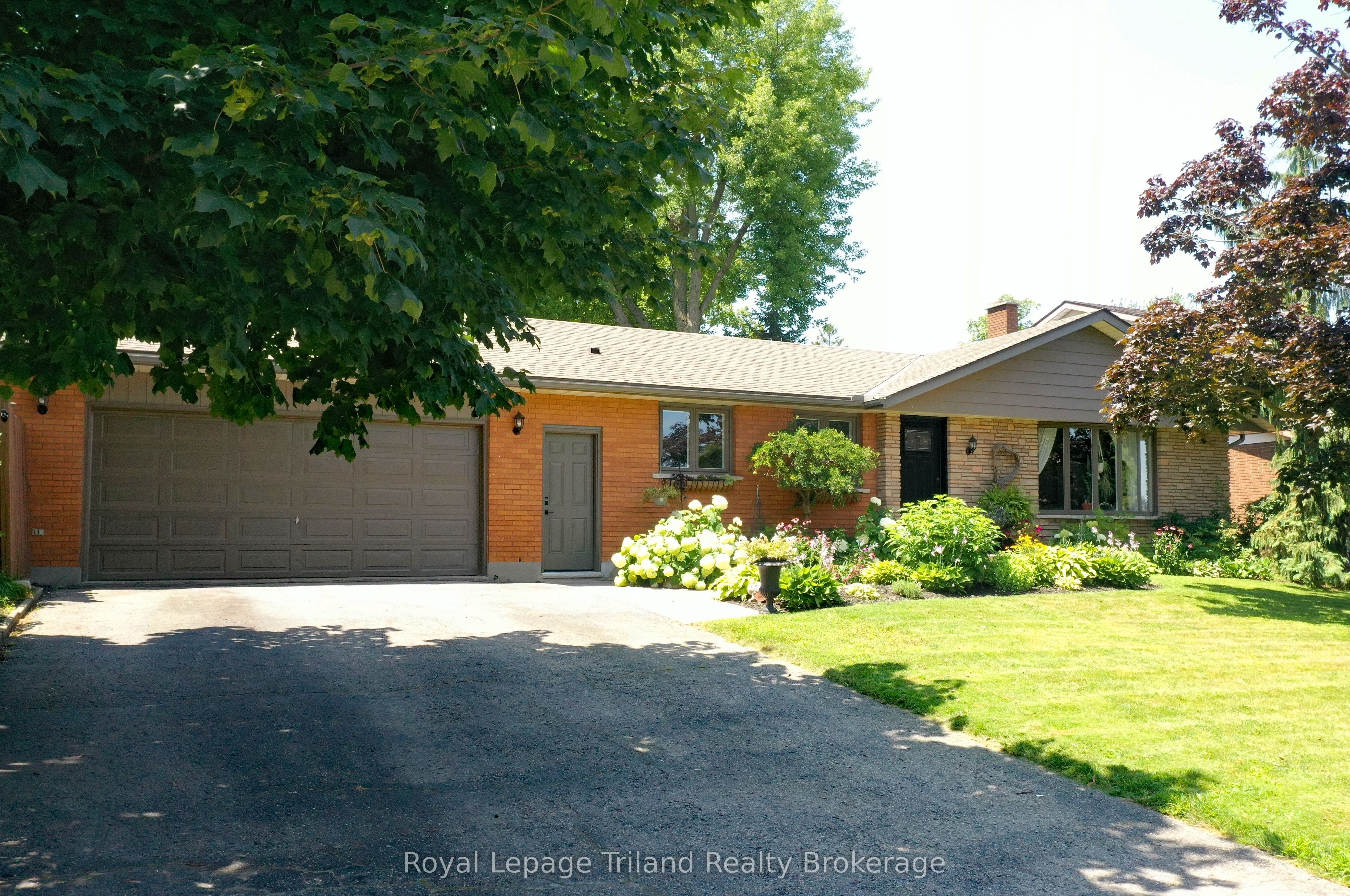 694 Gladstone Drive, Woodstock, ON N4S 5S8