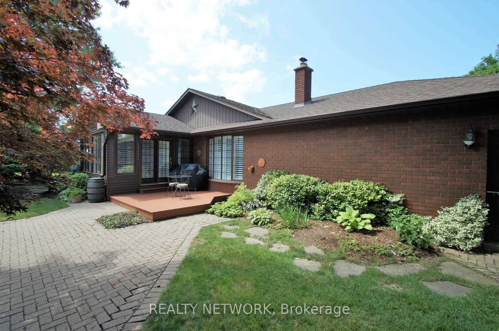12 MCKEOWN Court, Haldimand, ON N3W 1G8 photo 3