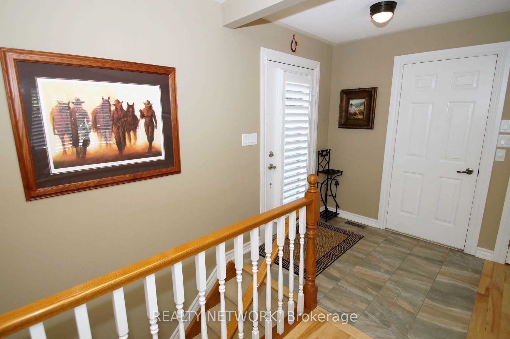 12 MCKEOWN Court, Haldimand, ON N3W 1G8 photo 5