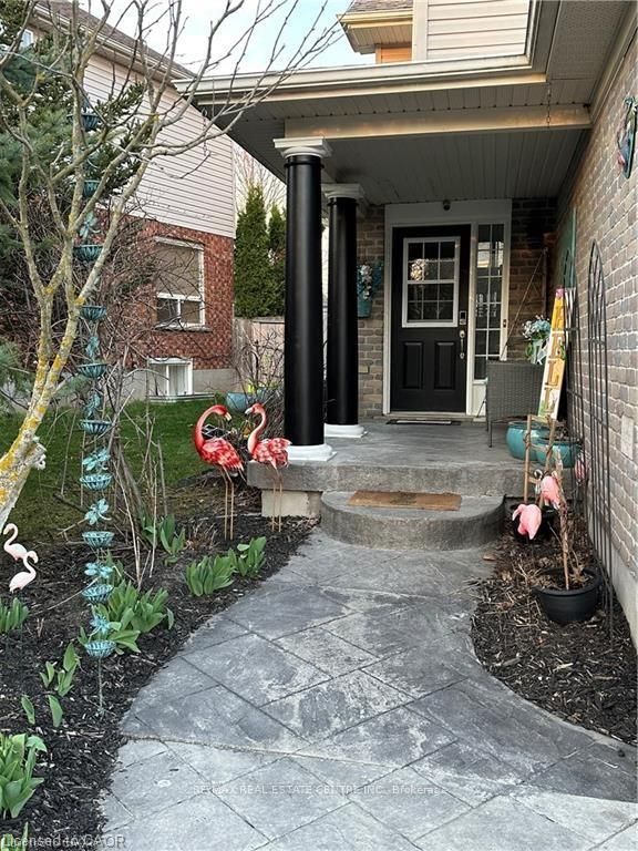 15 Gees Way, Cambridge, ON N3C 4M5 photo 2