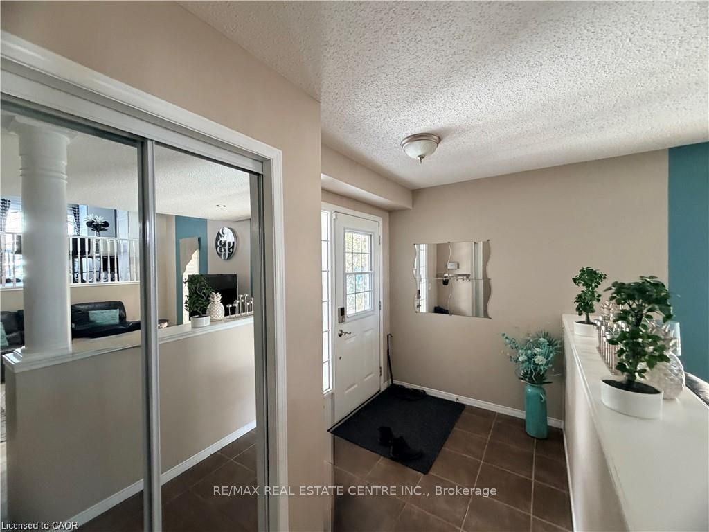 15 Gees Way, Cambridge, ON N3C 4M5 photo 3