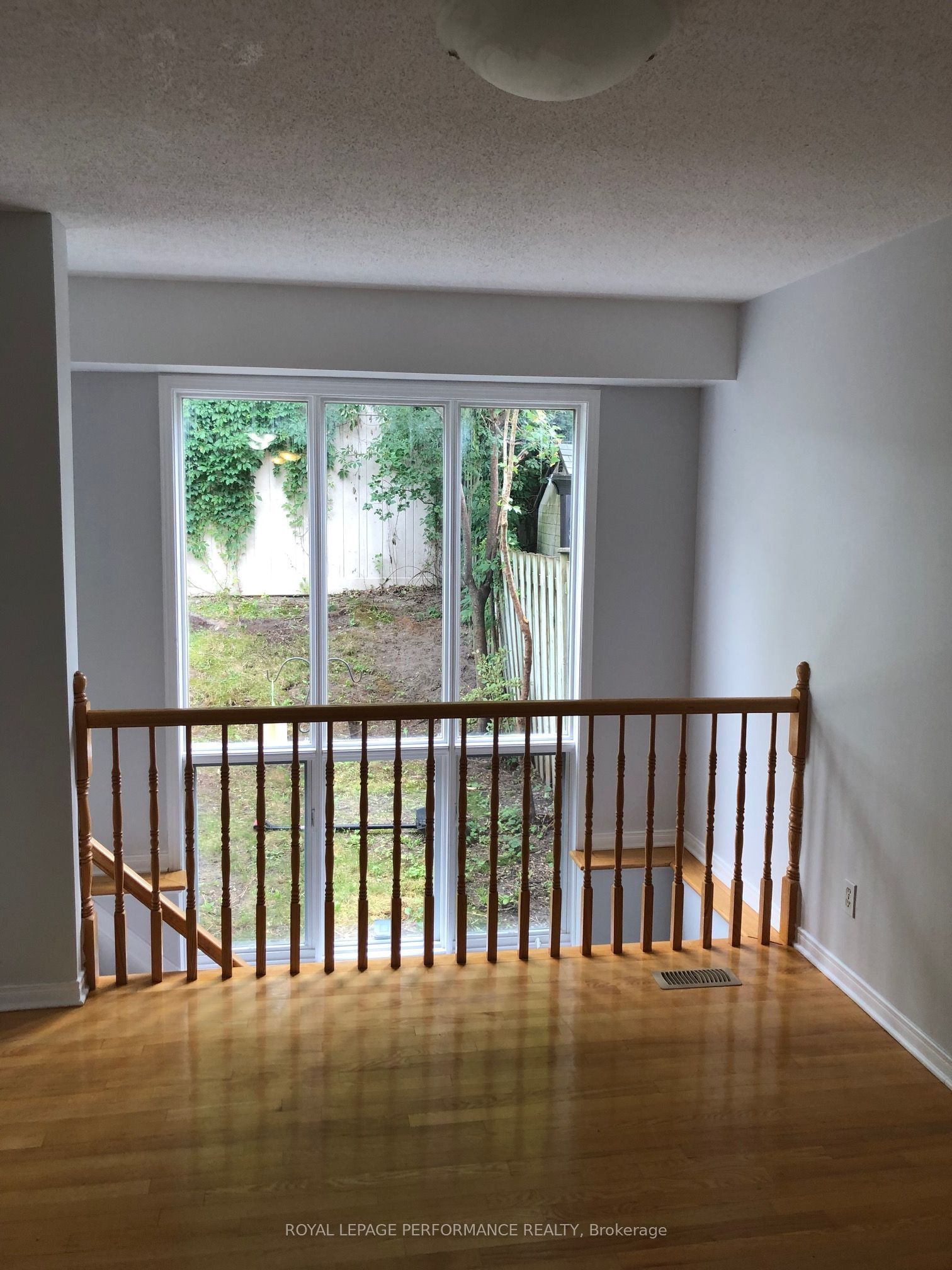 3827 Crowsnest Avenue, Hunt Club - Windsor Park Village and Area, ON K1V 1K4 photo 4