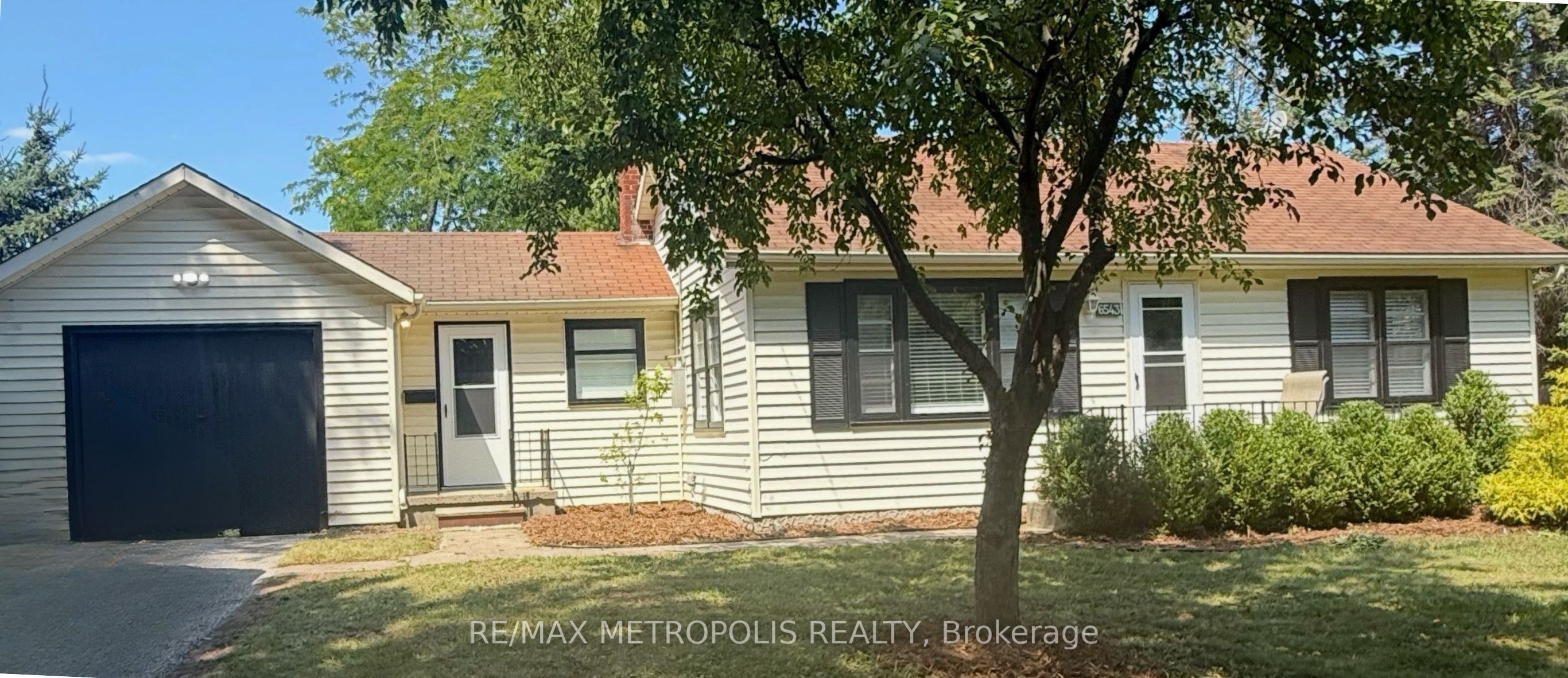 6543 Waterworks Road, Sarnia, ON N0N 1E0