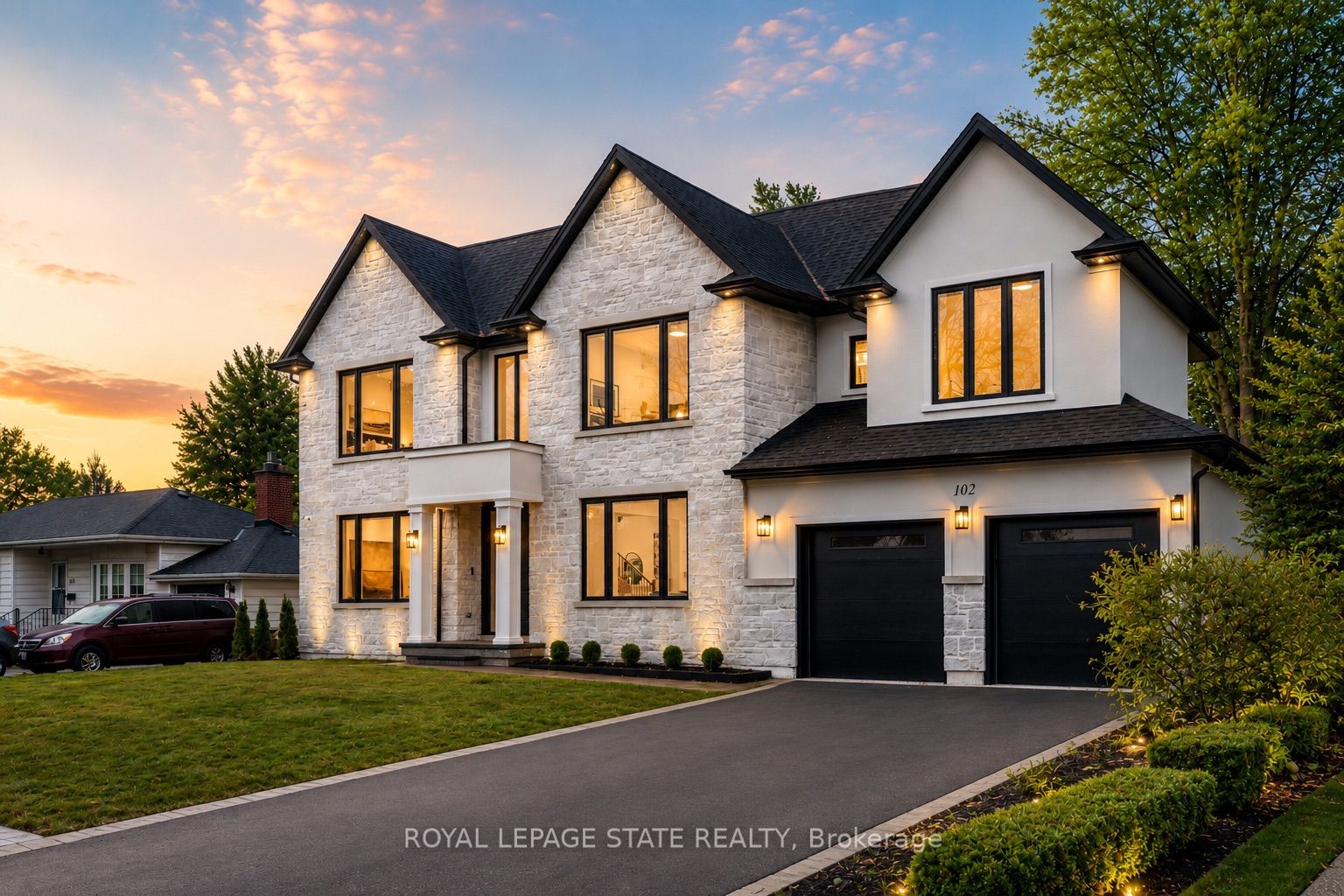 102 Cumming Court, Hamilton, ON L9G 1V3