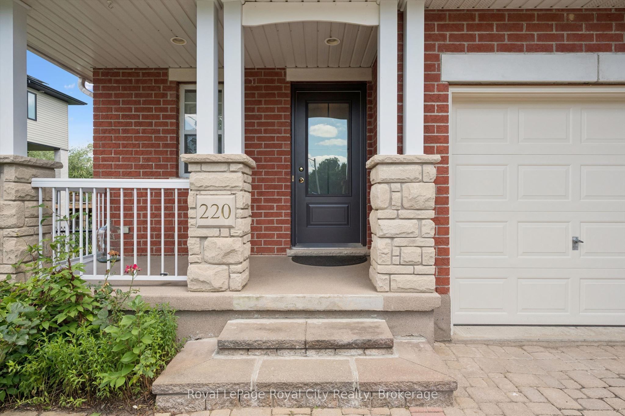 220 Carrington Drive, Guelph, ON N1G 5K3 photo 2