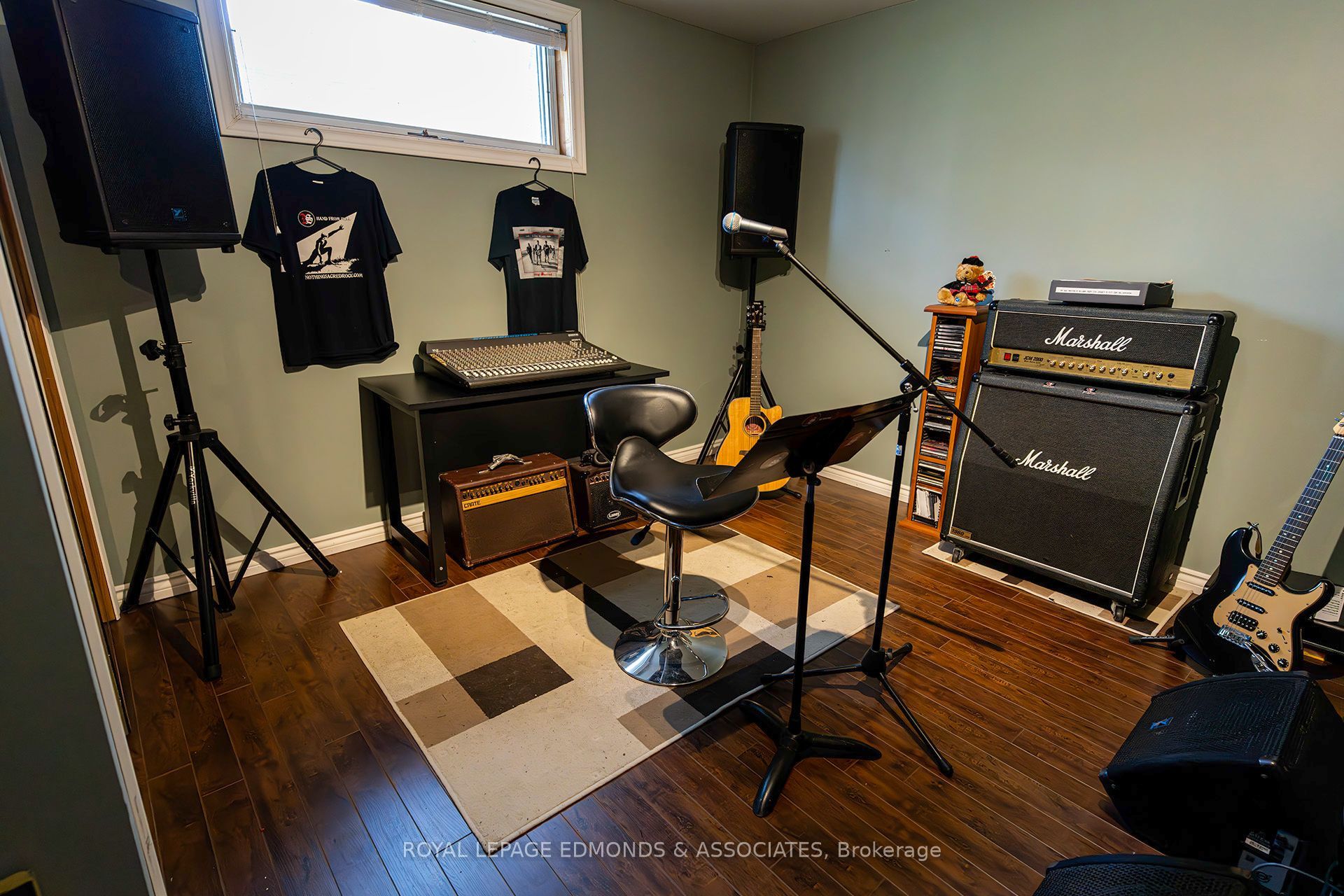 39 Selley Street, Petawawa, ON K8H 3G9 photo 3