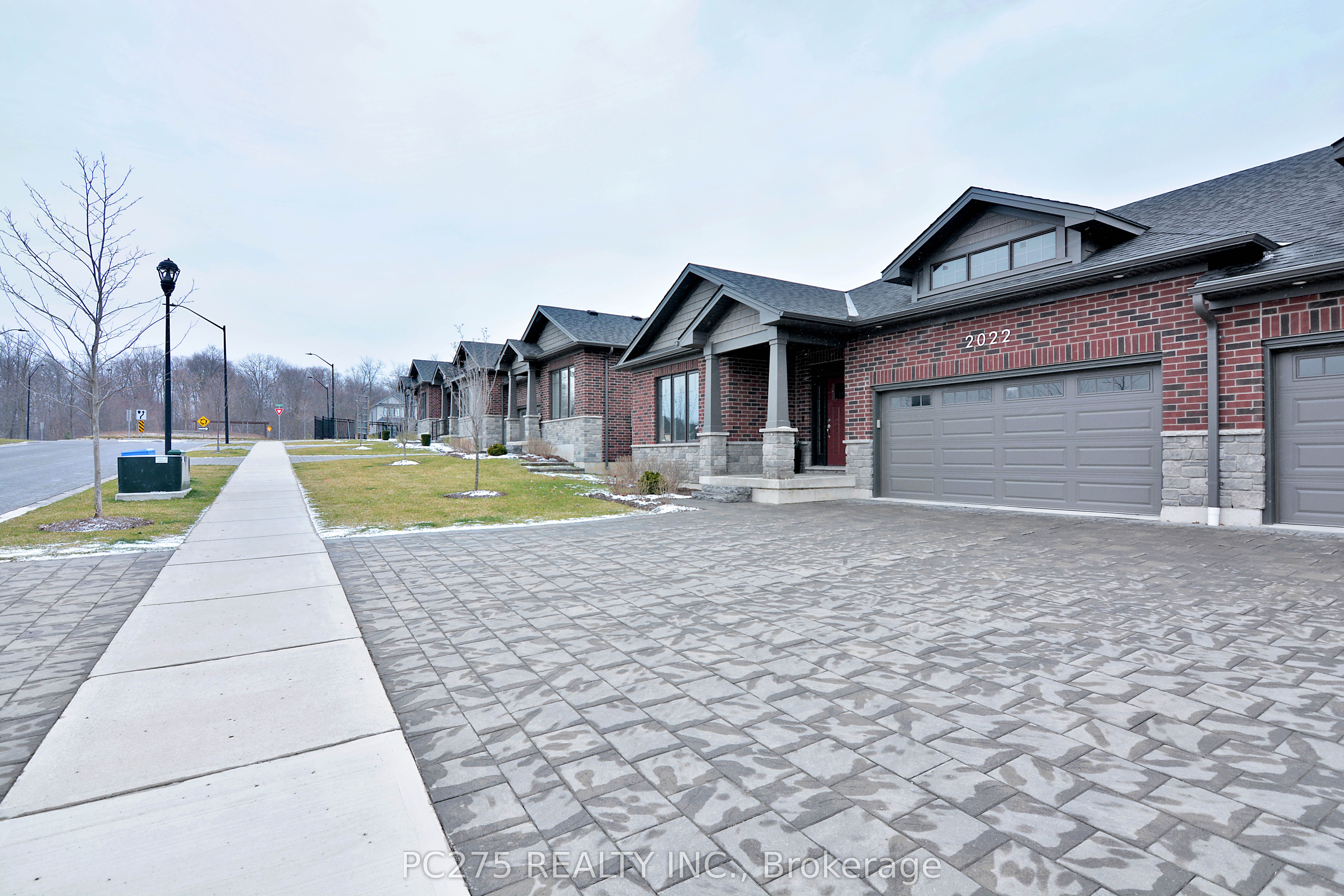 2022 UPPERPOINT Boulevard 10, London South, ON N6K 4M9 photo 5