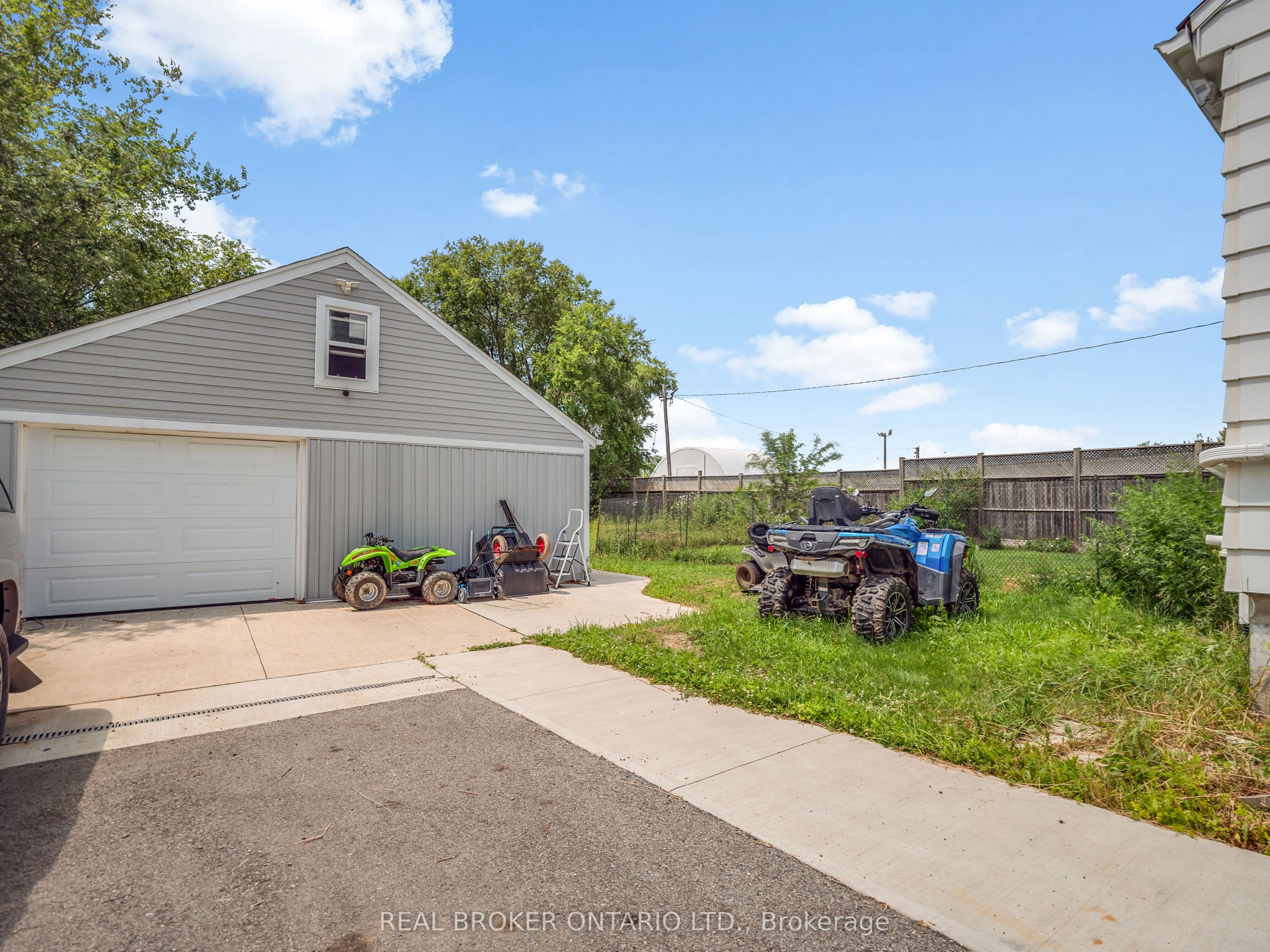 1019 Niagara Street, Welland, ON L3C 1M5 photo 3