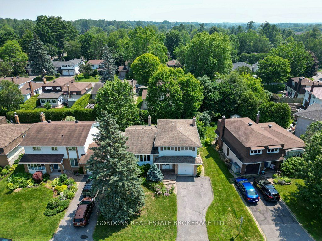 25 Eastpark Drive, Blackburn Hamlet, ON K1B 3Z6 photo 2