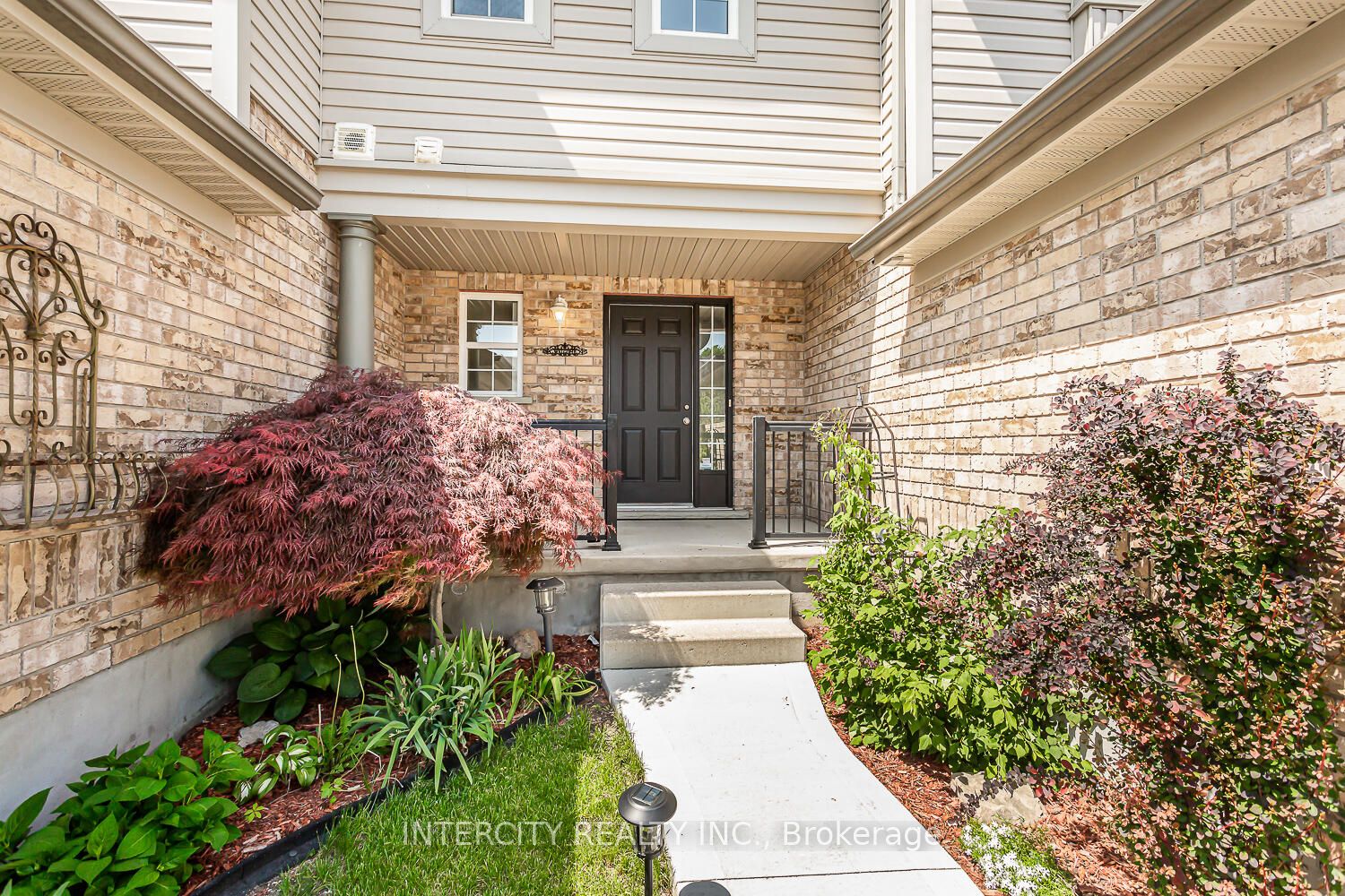 258 Mcmeeken Drive, Cambridge, ON N3C 4N8 photo 3