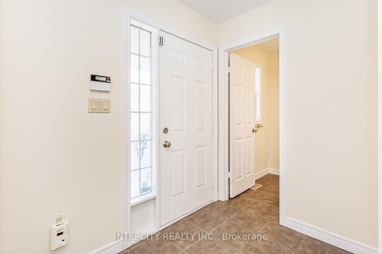 258 Mcmeeken Drive, Cambridge, ON N3C 4N8 photo 4